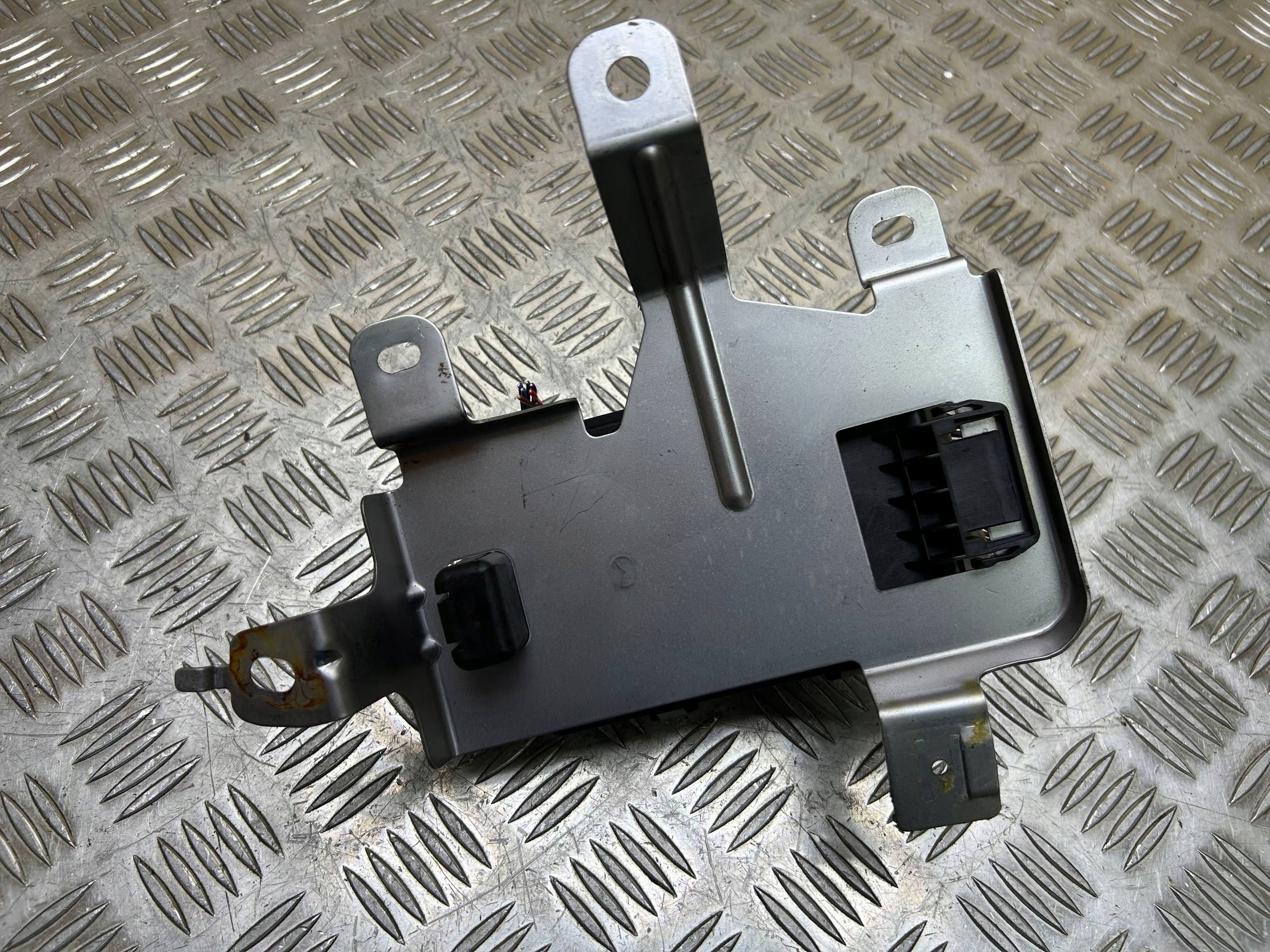control unit / comfort control unit Mazda 6 GJ 2016 G46C675Y0B