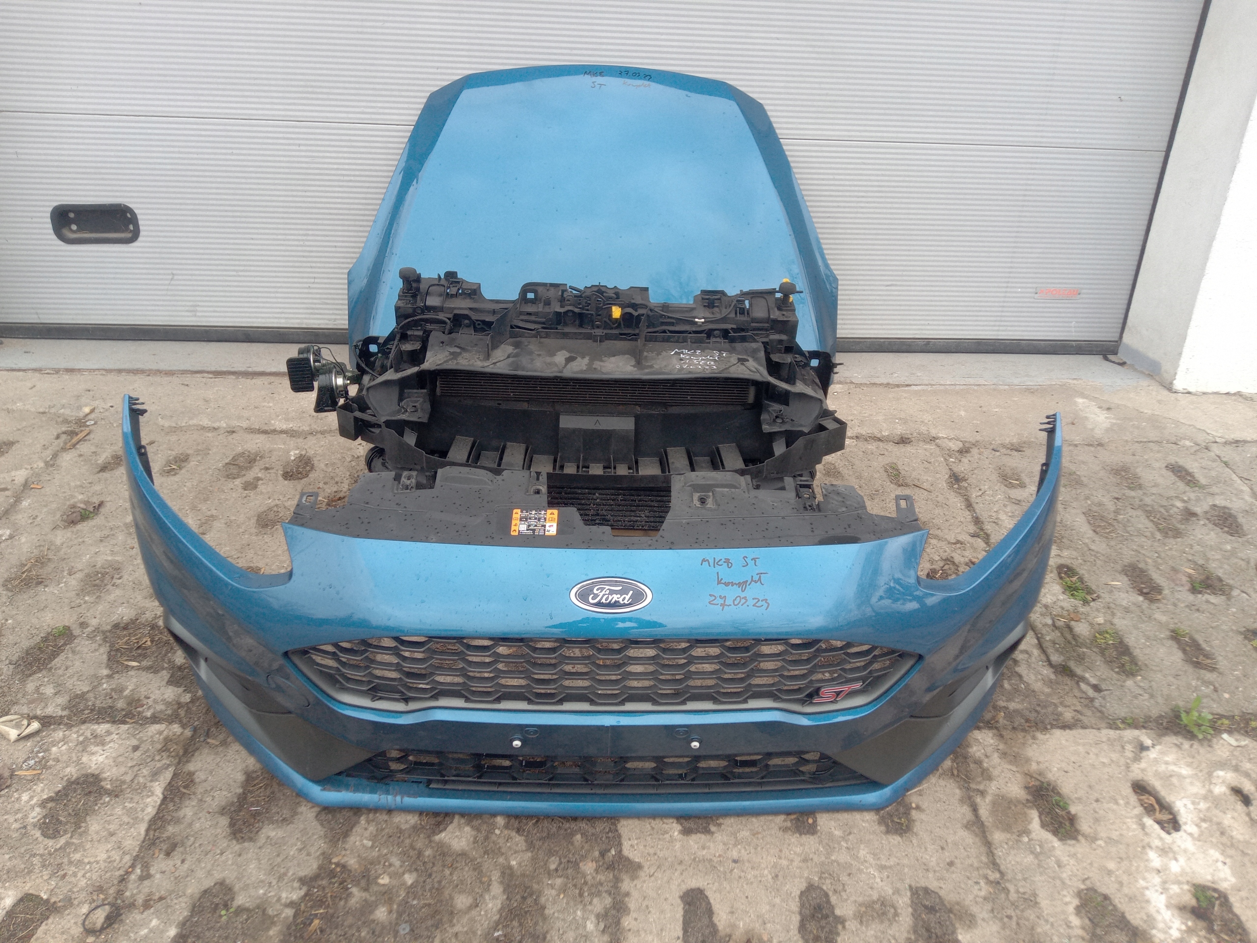 FORD FIESTA MK8 MASKA PAS CHŁODNICE PRZÓD ST 1.5