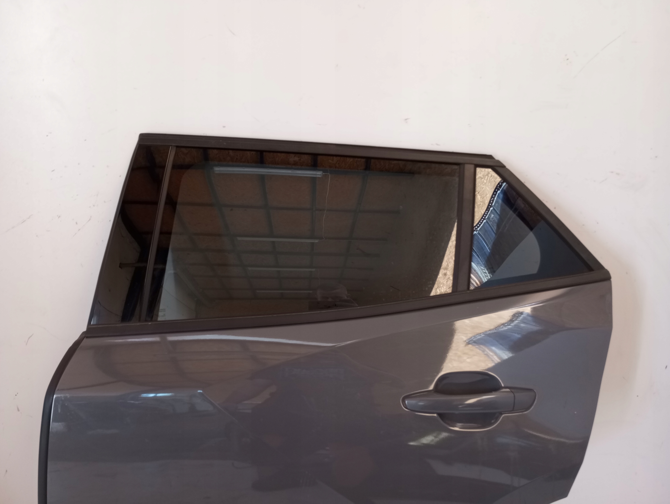 door left rear. PEUGEOT 2008 24R LIFT