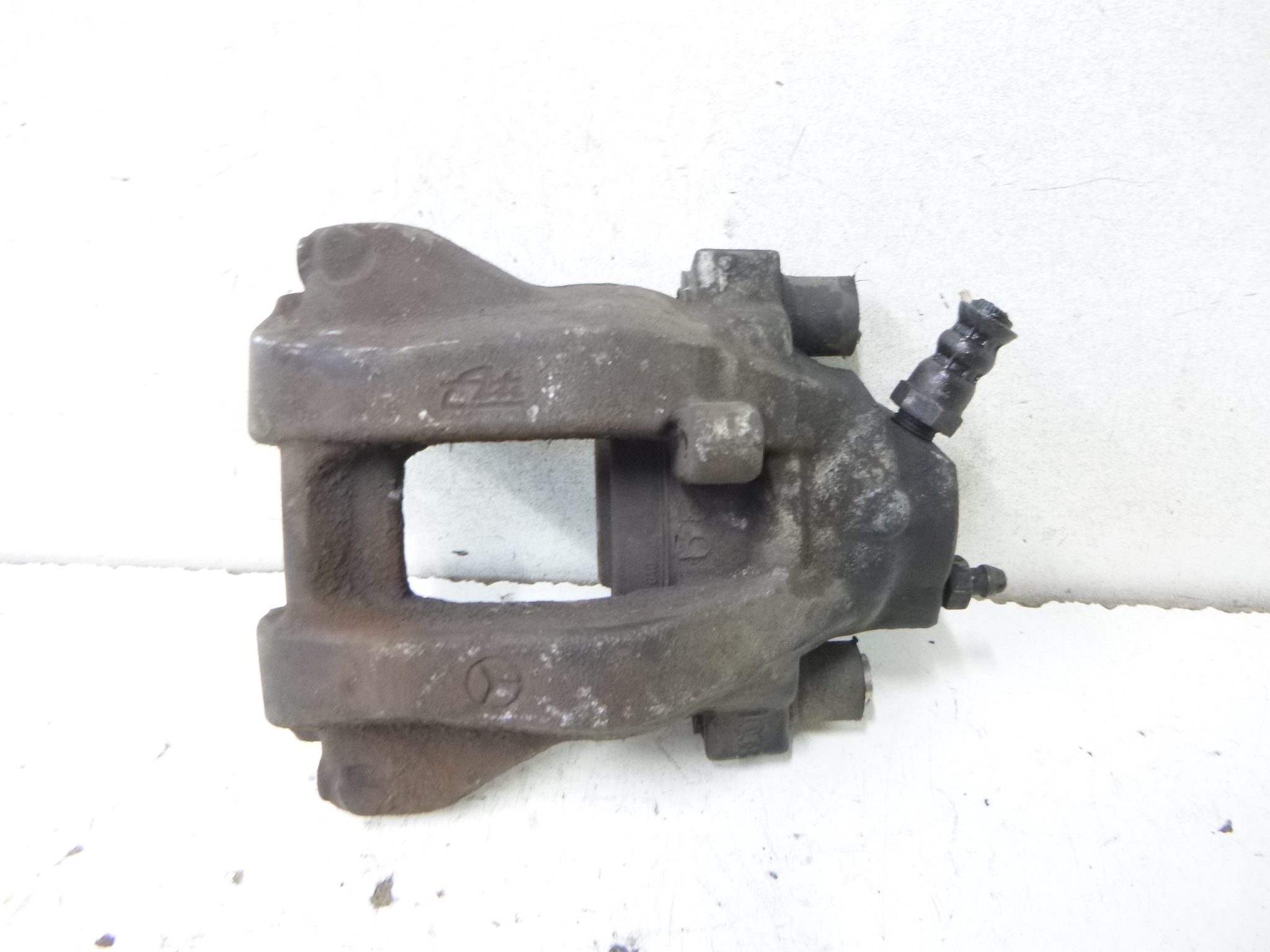 caliper brake rear part left MERCEDES W211 1.8 2005r..
