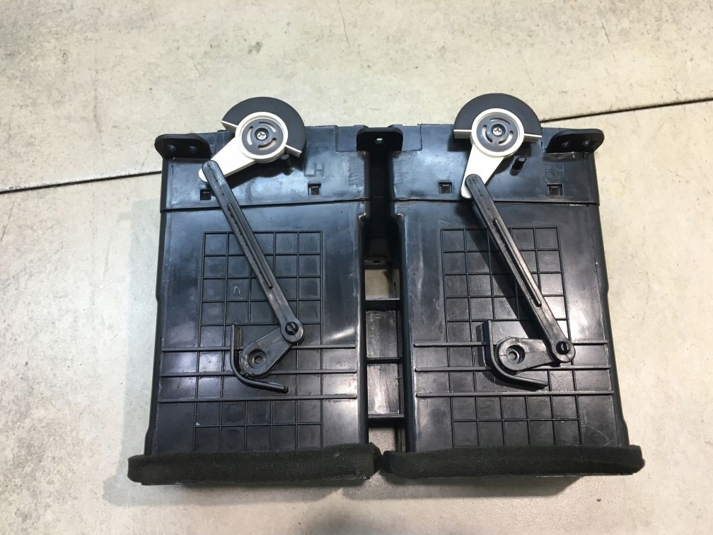 grid air conditioning devices central KIA SPORTAGE II KM84810A