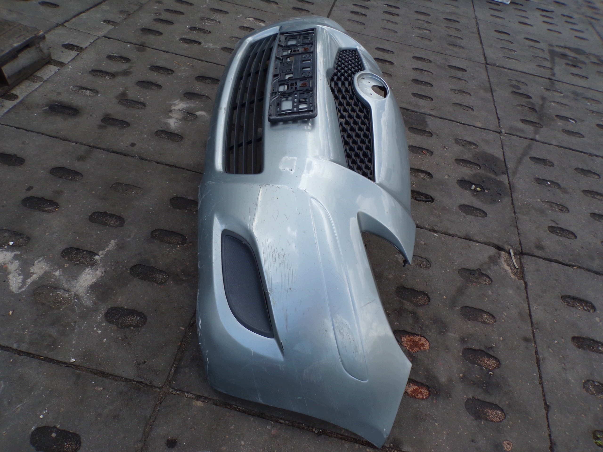 front bumper front TOYOTA YARIS 2 II LIFT colour 1F8