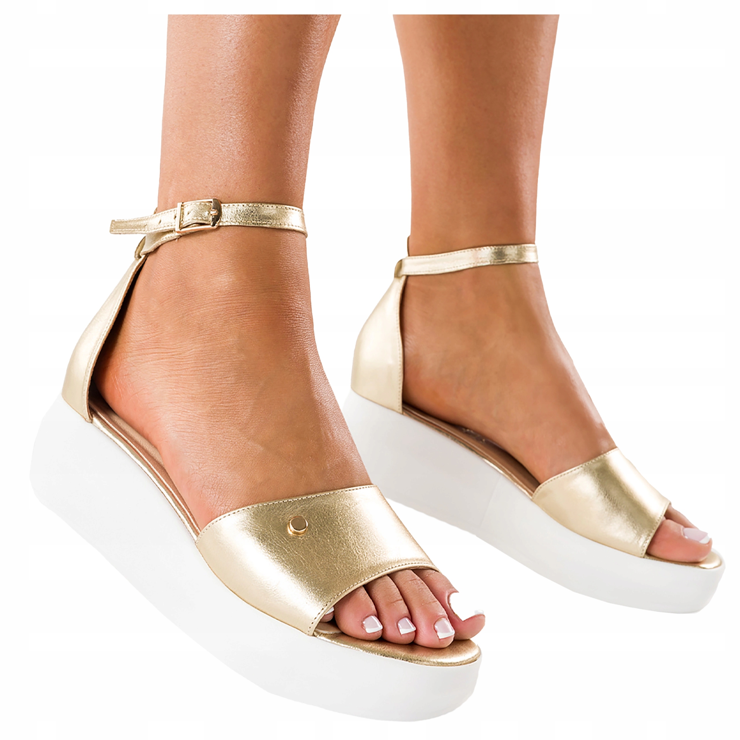 Zlaté Dámské Sandály Na Koturně S Zakrytou Patou, Polský Výrobek, velikost 39