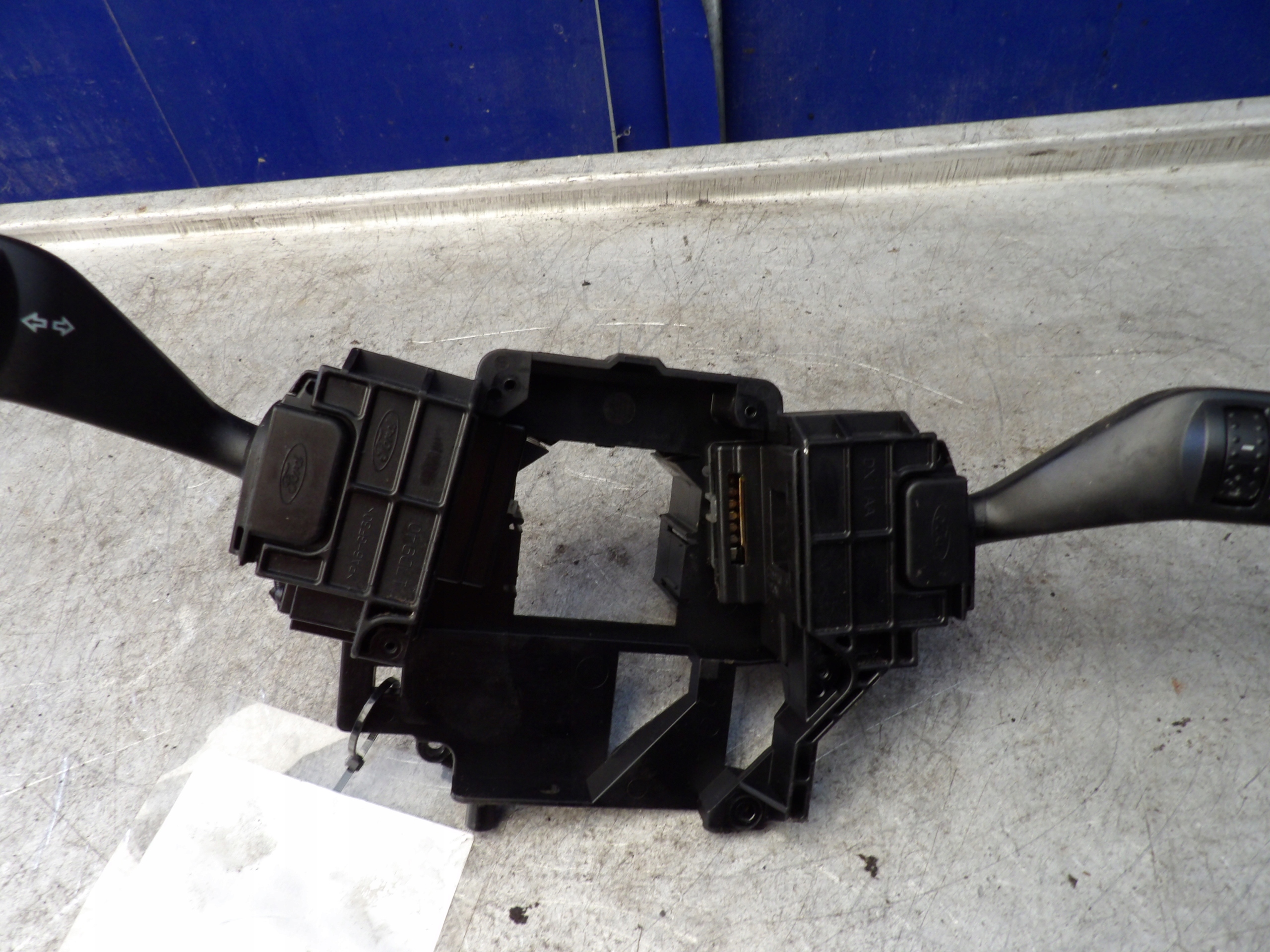 Ford Focus MK2 steering wheel levers and controls 1,8D