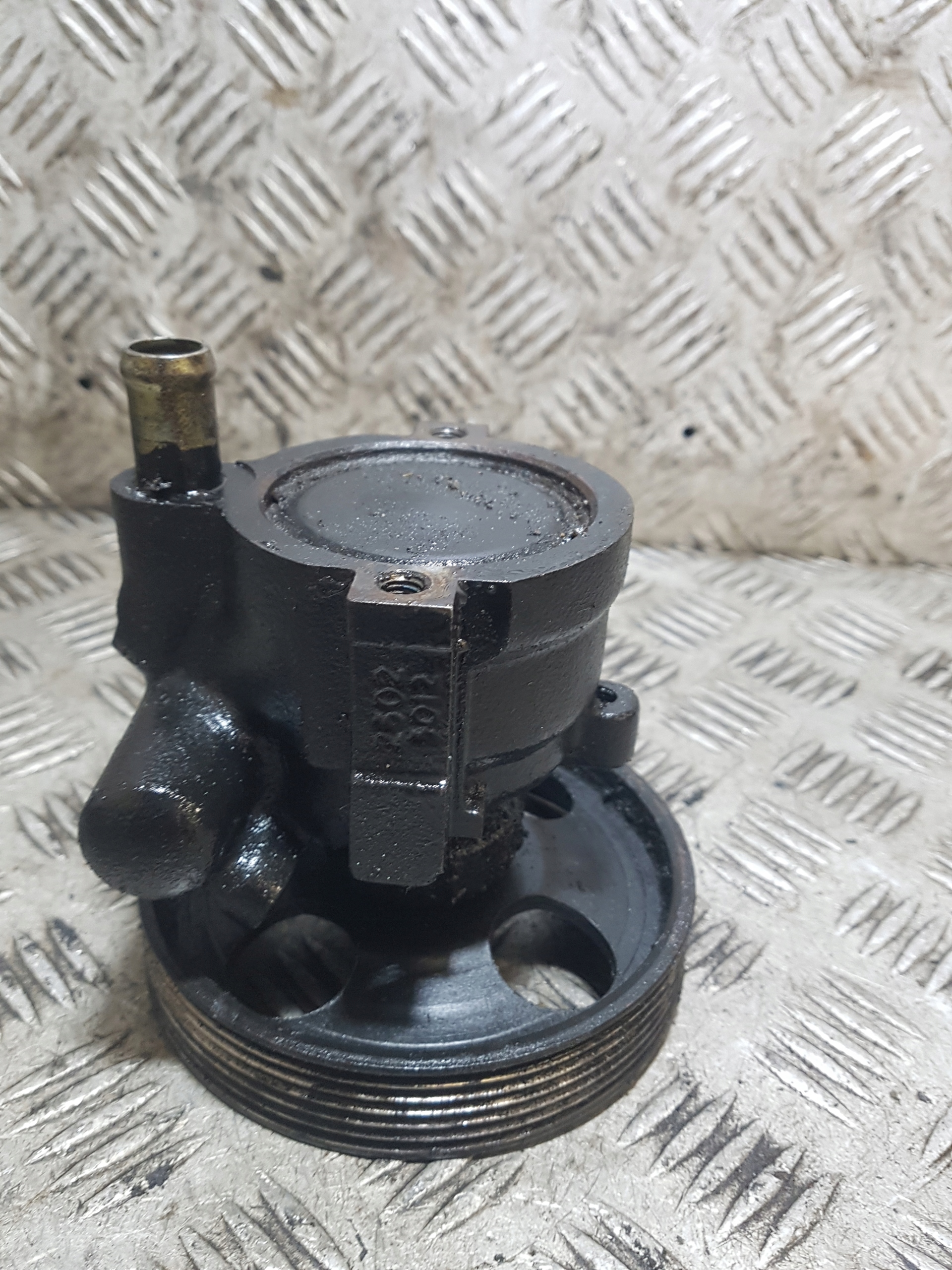 Pompe direction assistée VOLVO V 40