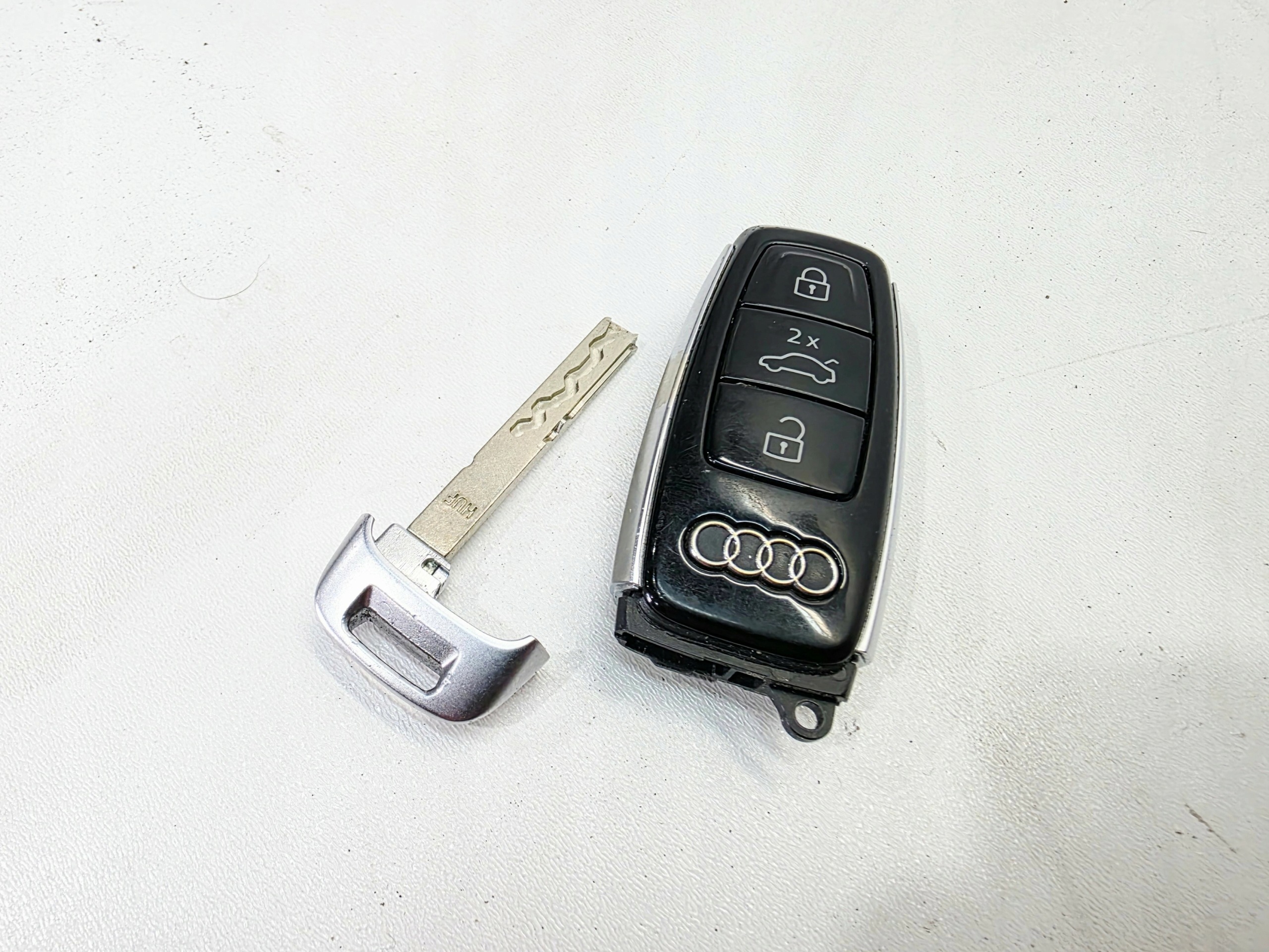 Clé PILOT KEYLESS AUDI A6 C8 A7 4N0959754AL