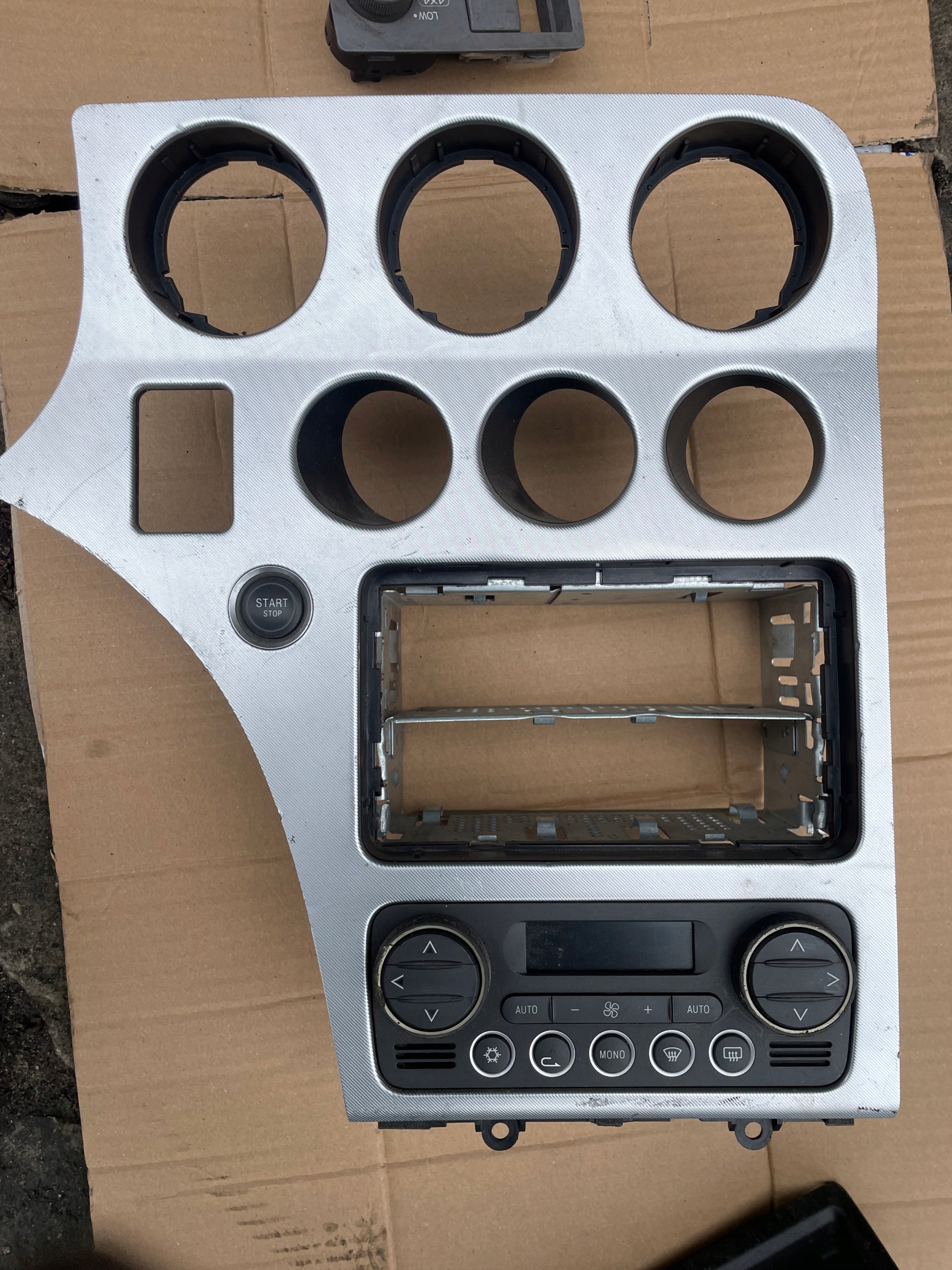 ALFA ROMEO 159 RAMKA RADIA KONSOLI PANEL DEKOR