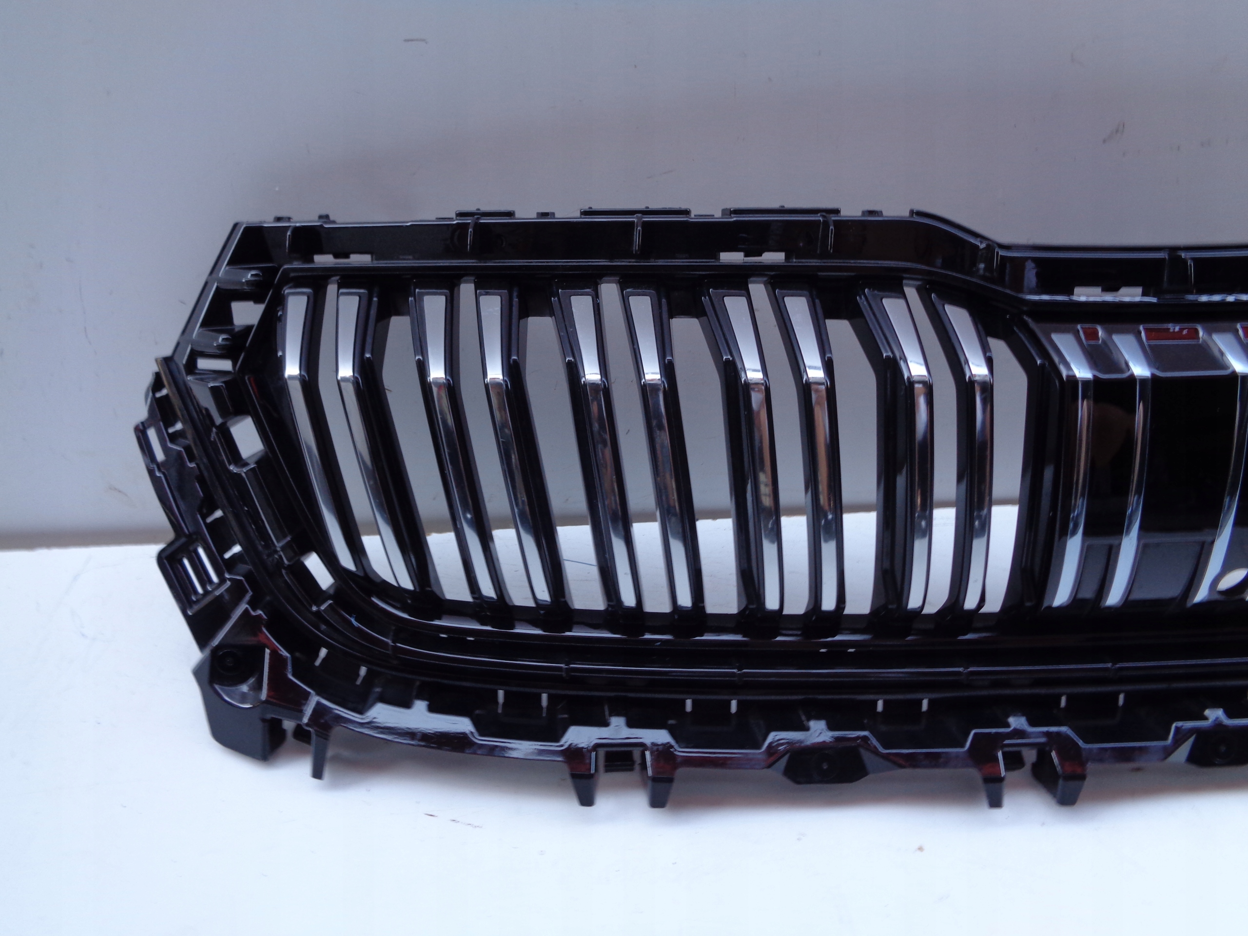 Grille SKODA KODIAQ 565 21- LIFT