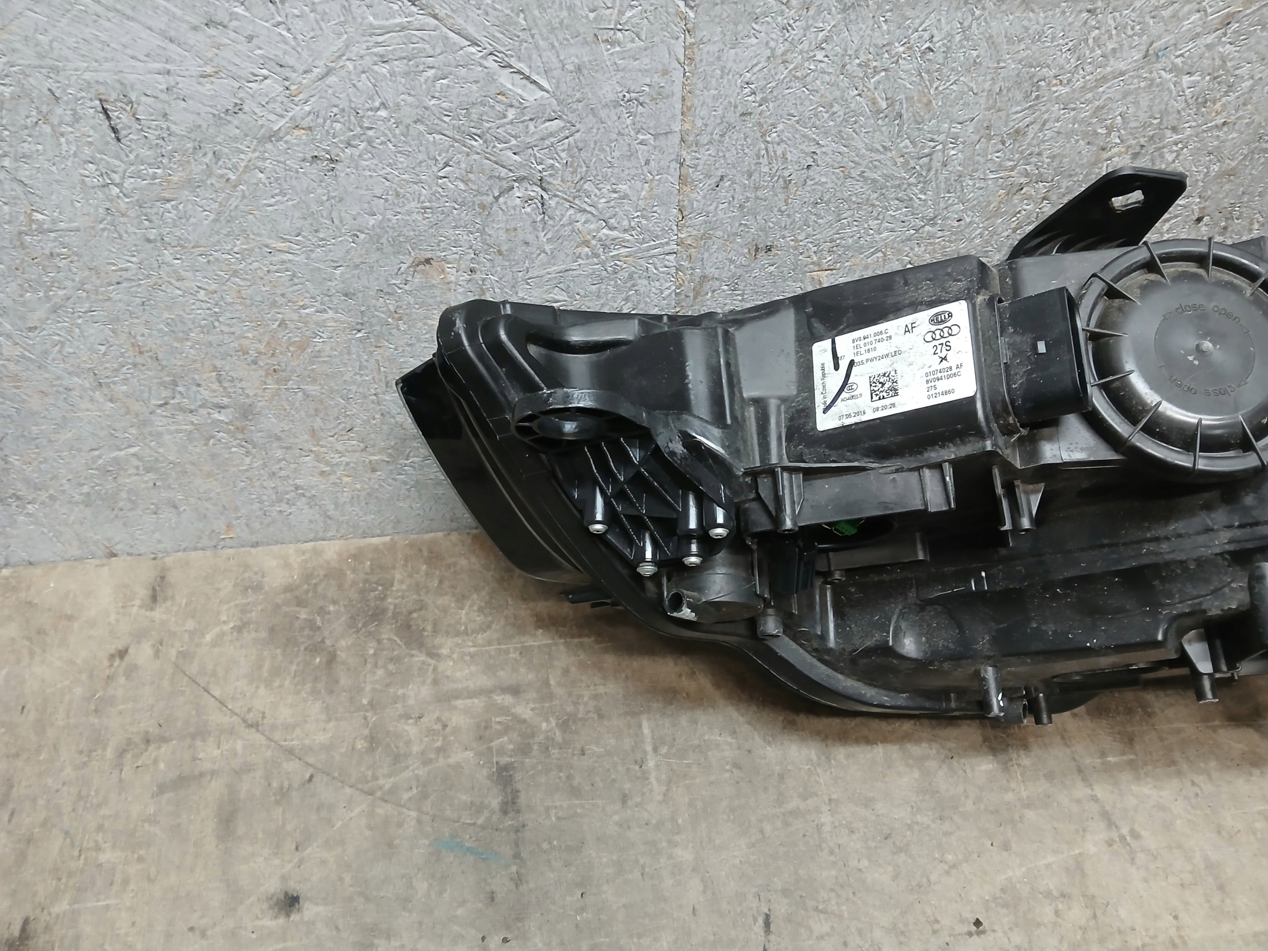 feu avant droit AUDI A3 8V 13-16 XENON LED 8V0941006C
