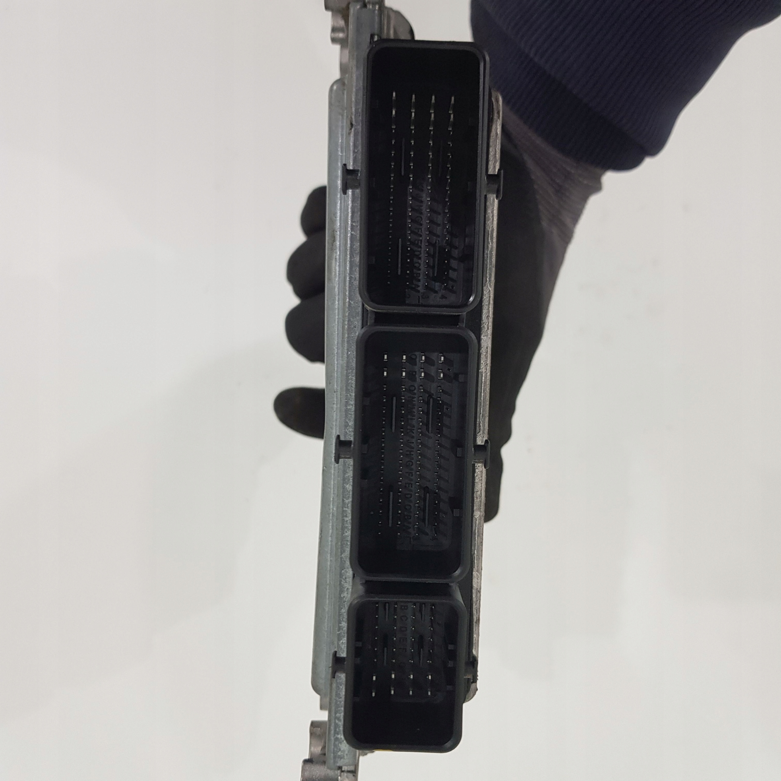 computer of the engine ECU CLIO IV 1.2 TCE 237109915R