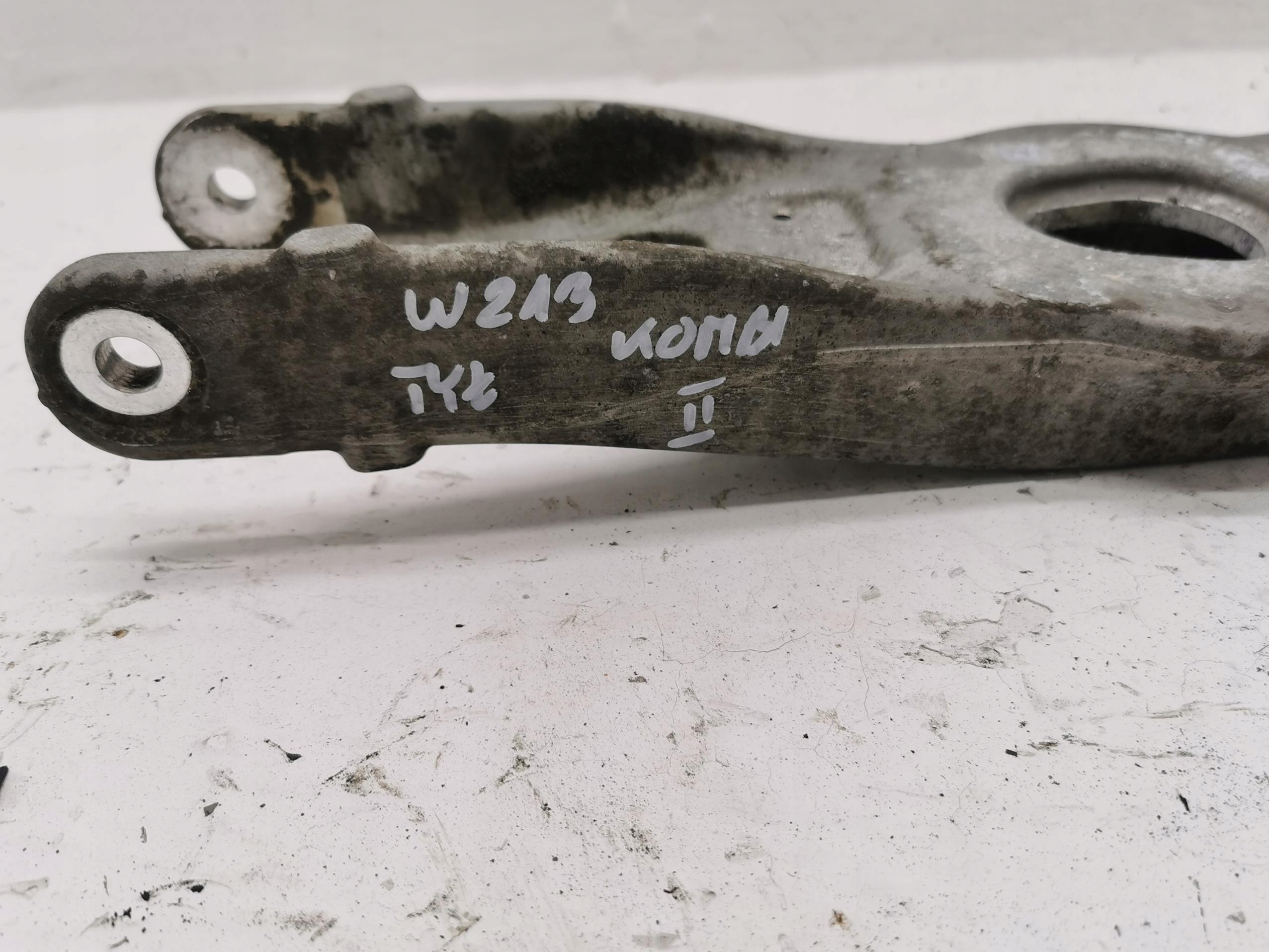 Querlenker hinten MERCEDES E-KLASA W213 2.0CDI A2053300