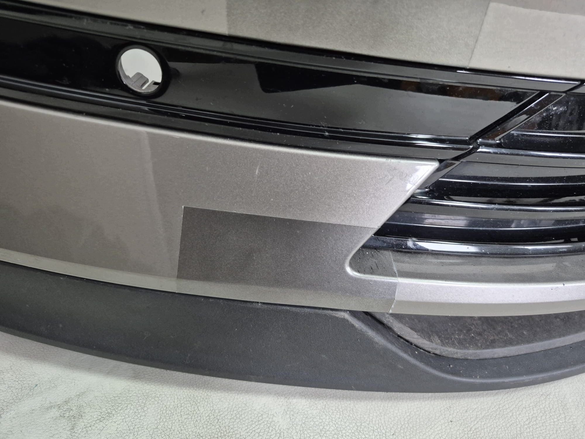 POLESTAR 2 II 20- bumper front front grill grid PDC 31690327