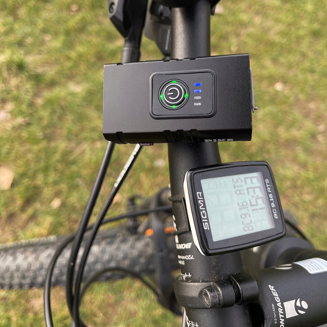 LAMPKA ROWEROWA PRZEDNIA I TYŁ LED DO ROWERU AKUMULATOROWA NA KIEROWNICĘ Źródło światła dioda LED