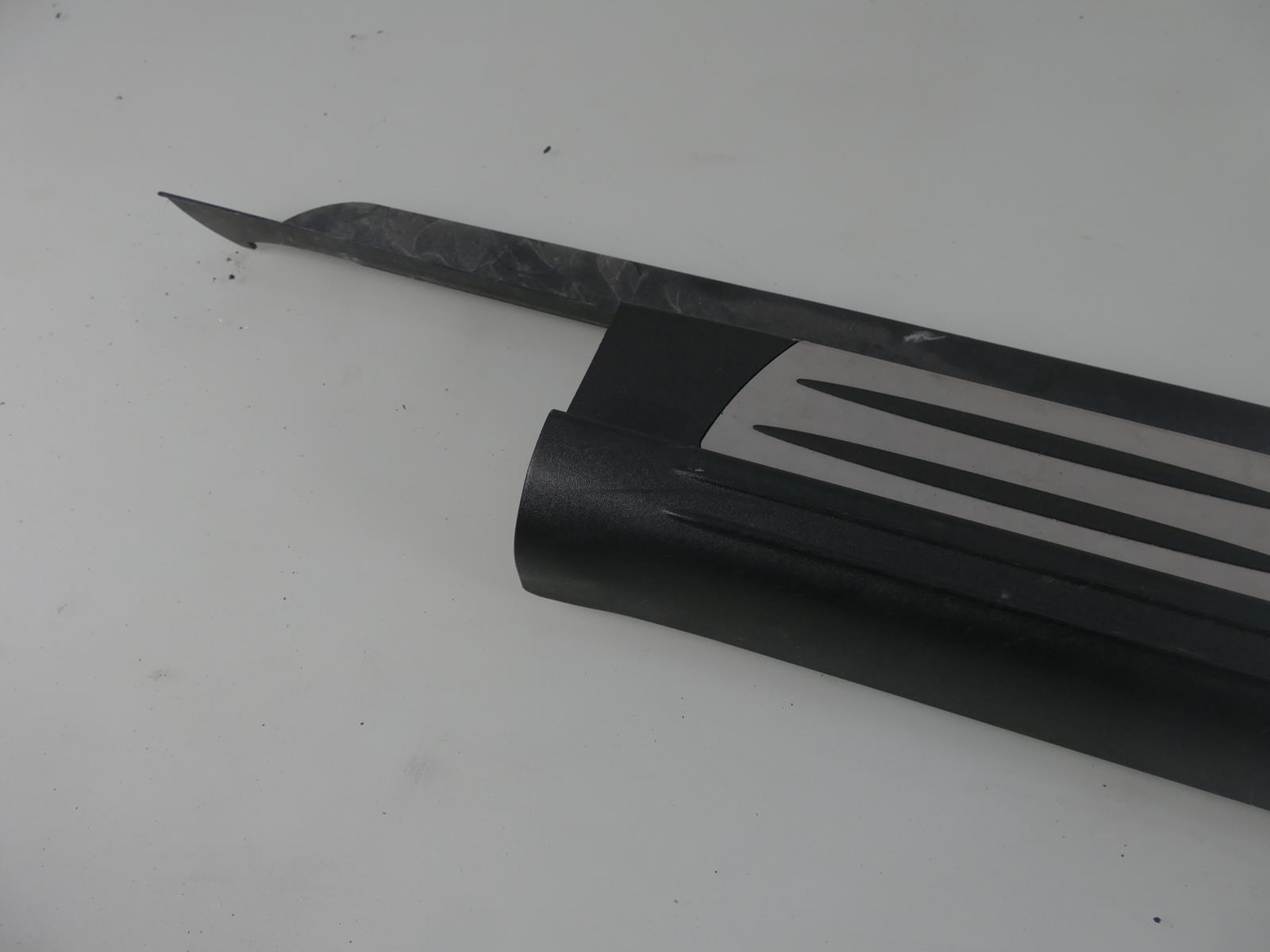 MERCEDES SLK R171 moulding threshold cap of the threshold right