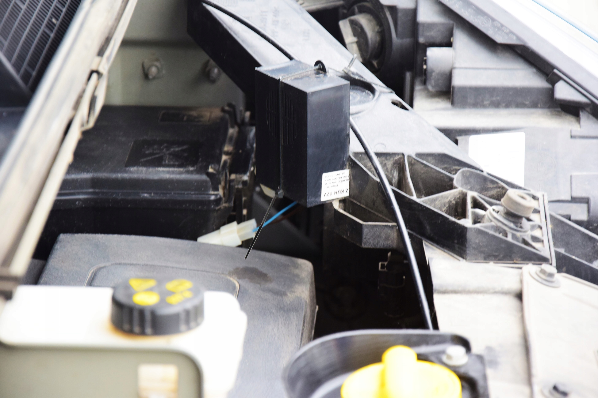 SKUTECZNY ELEKTRONICZNY SAMOCHODOWY ODSTRASZACZ KUN na KUNY GRYZONI MYSZY Producent inny