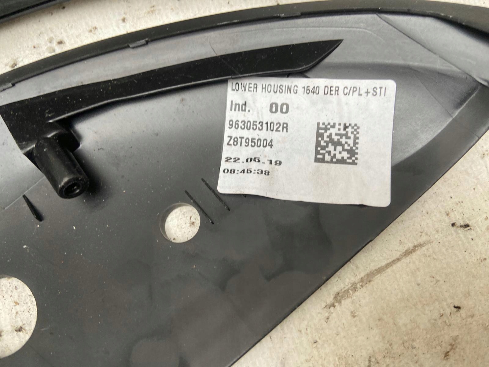 RENAULT MEGANE IV 16- cap mirrors right 963053102R