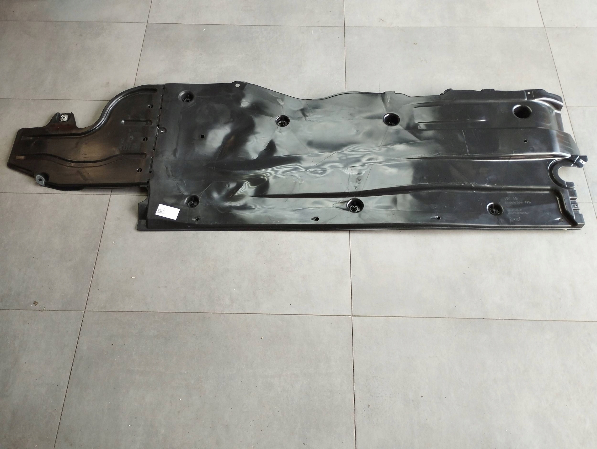 Seat Leon IV 2024 cover chassis left 5WA825201E