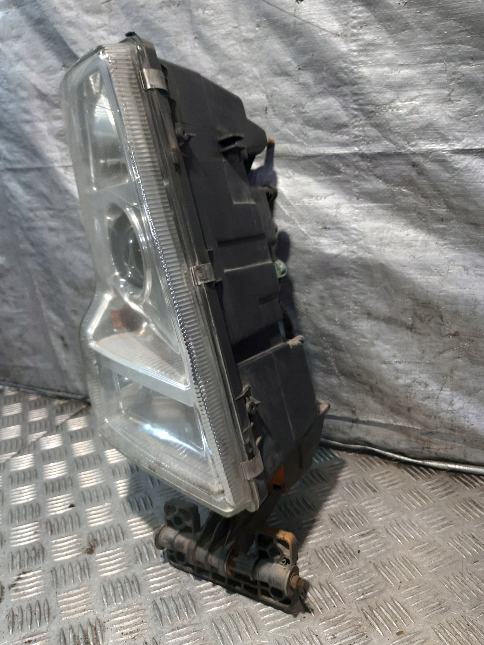 VOLVO FH12 REFLEKTOR right manual