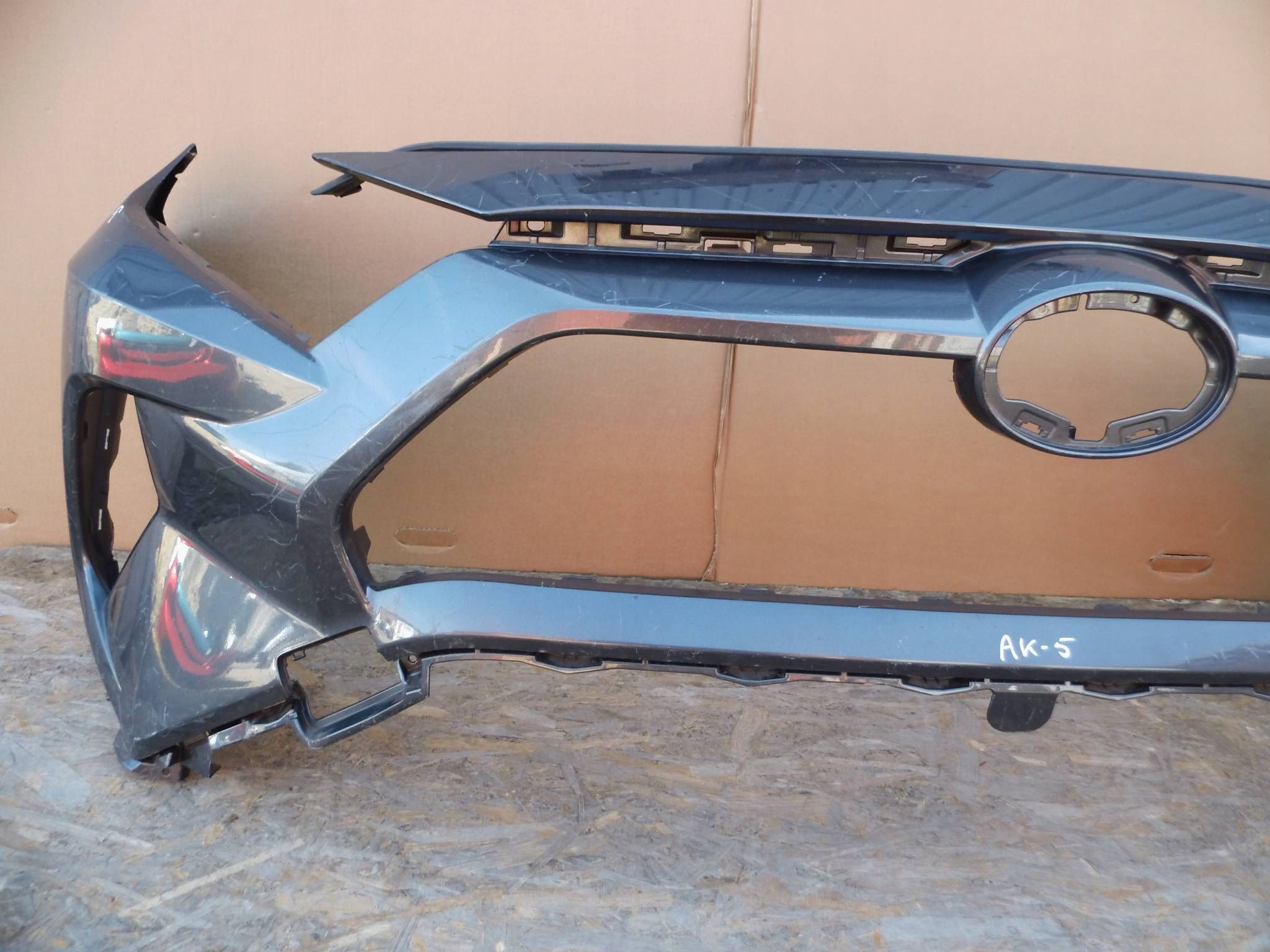 Toyota RAV4 v 2018-2022 bumper front front