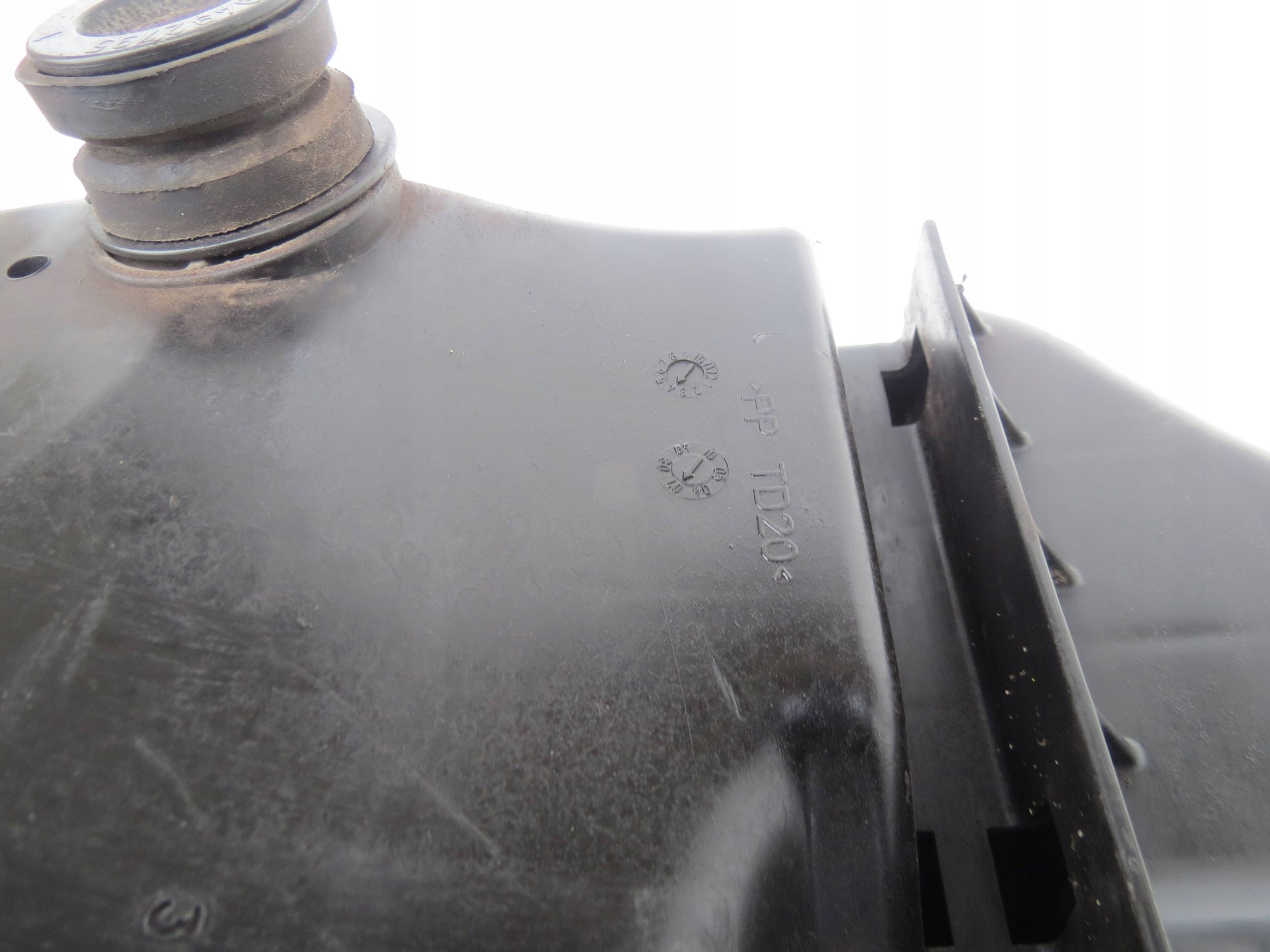 Gehäuse filter luft VOLVO XC90 4.4 V8 30748211