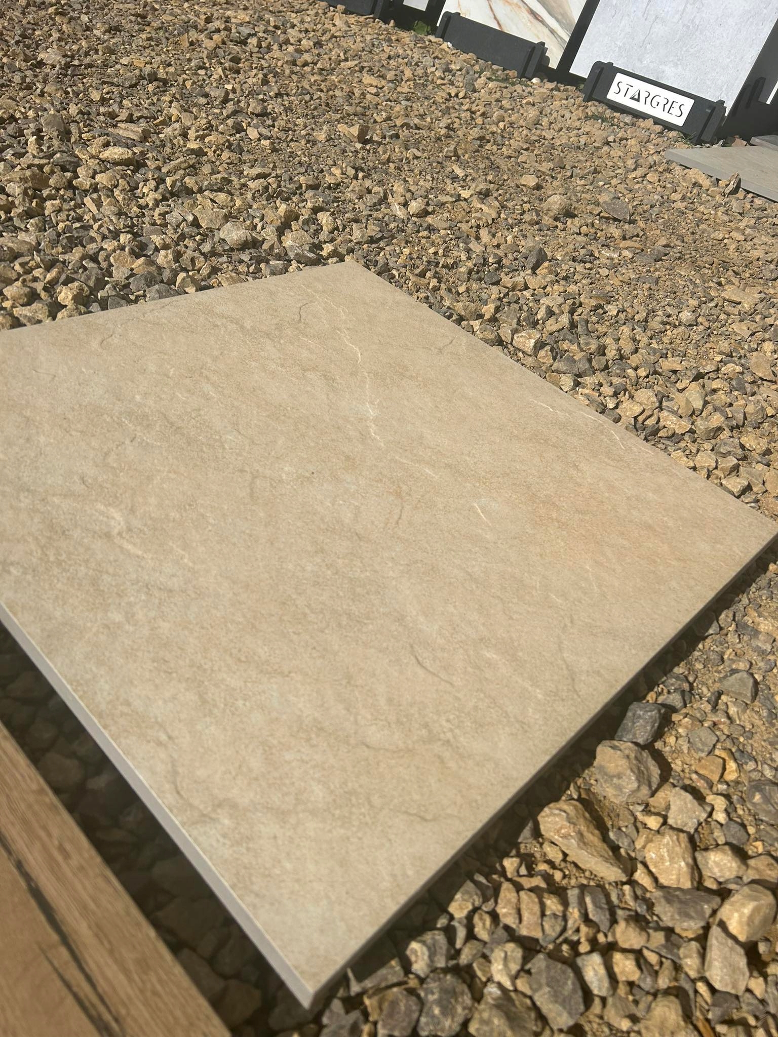 PŁYTKI TARASOWE BEIGE 60X60X2 CM TARAS WENTYLOWANY Długość 60 cm