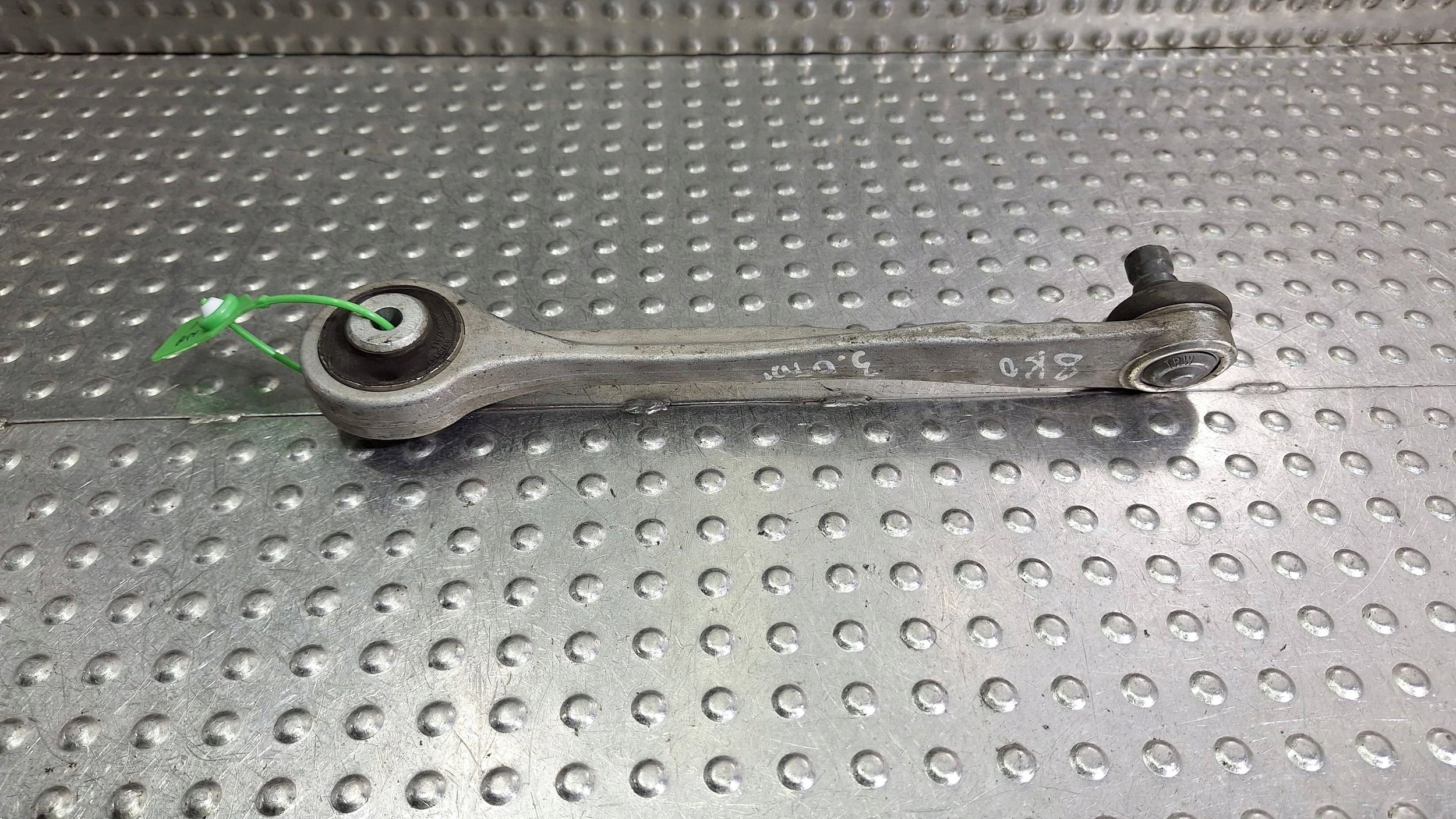 arm left front upper 8K0407505A 8K0505A AUDI A4 B8 A5 8T Q5 8R