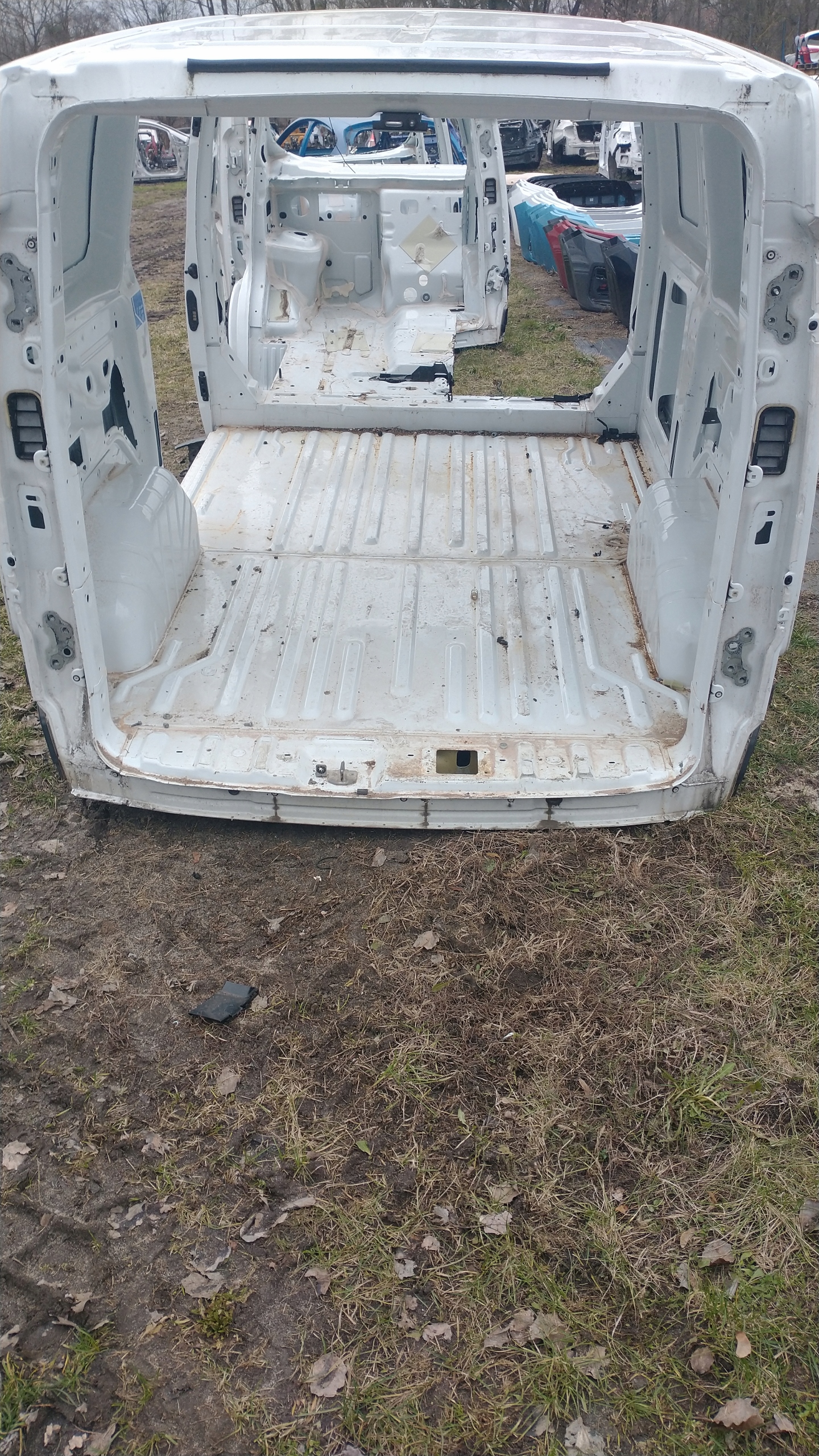 FORD CUSTOM LIFT PAS TYLNY PODŁOGA WANNA