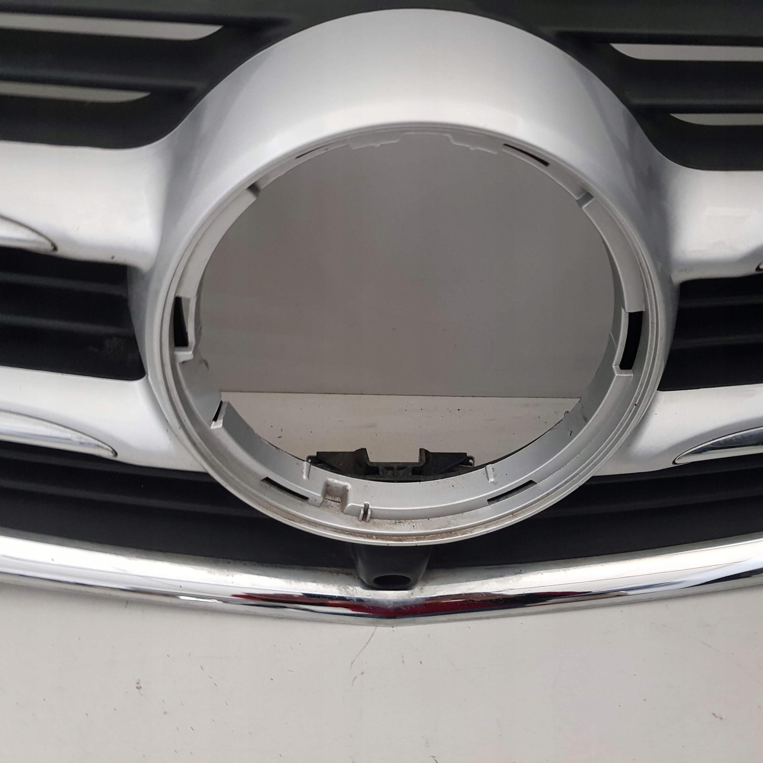 MERCEDES V KLASA 447 ATRAPA GRILL A4478800223 ORYGINAŁ Producent części Mercedes-Benz OE