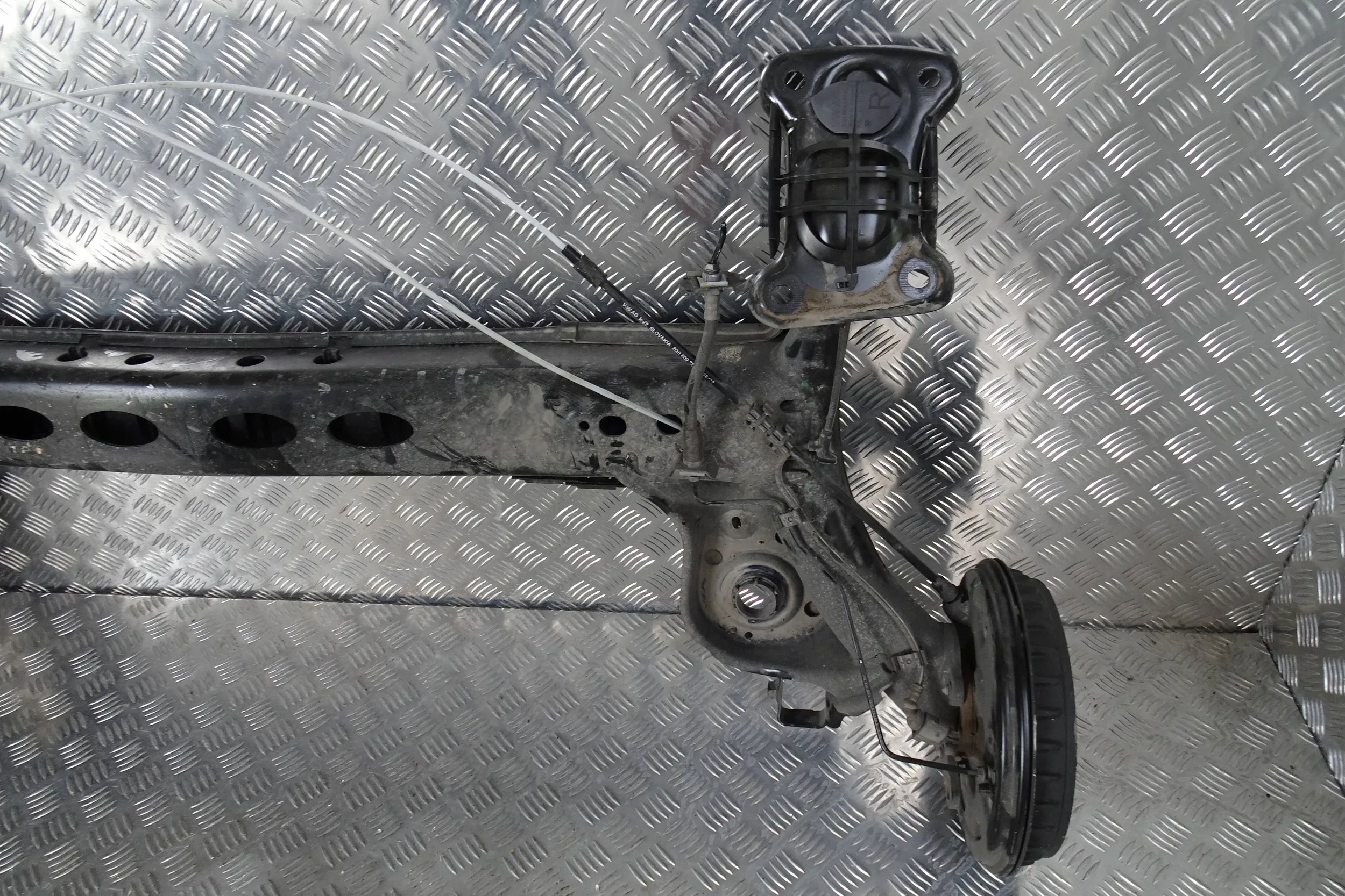 VW TAIGO - BELKA ZAWIESZENIA TYŁ Numer katalogowy części MIX4493