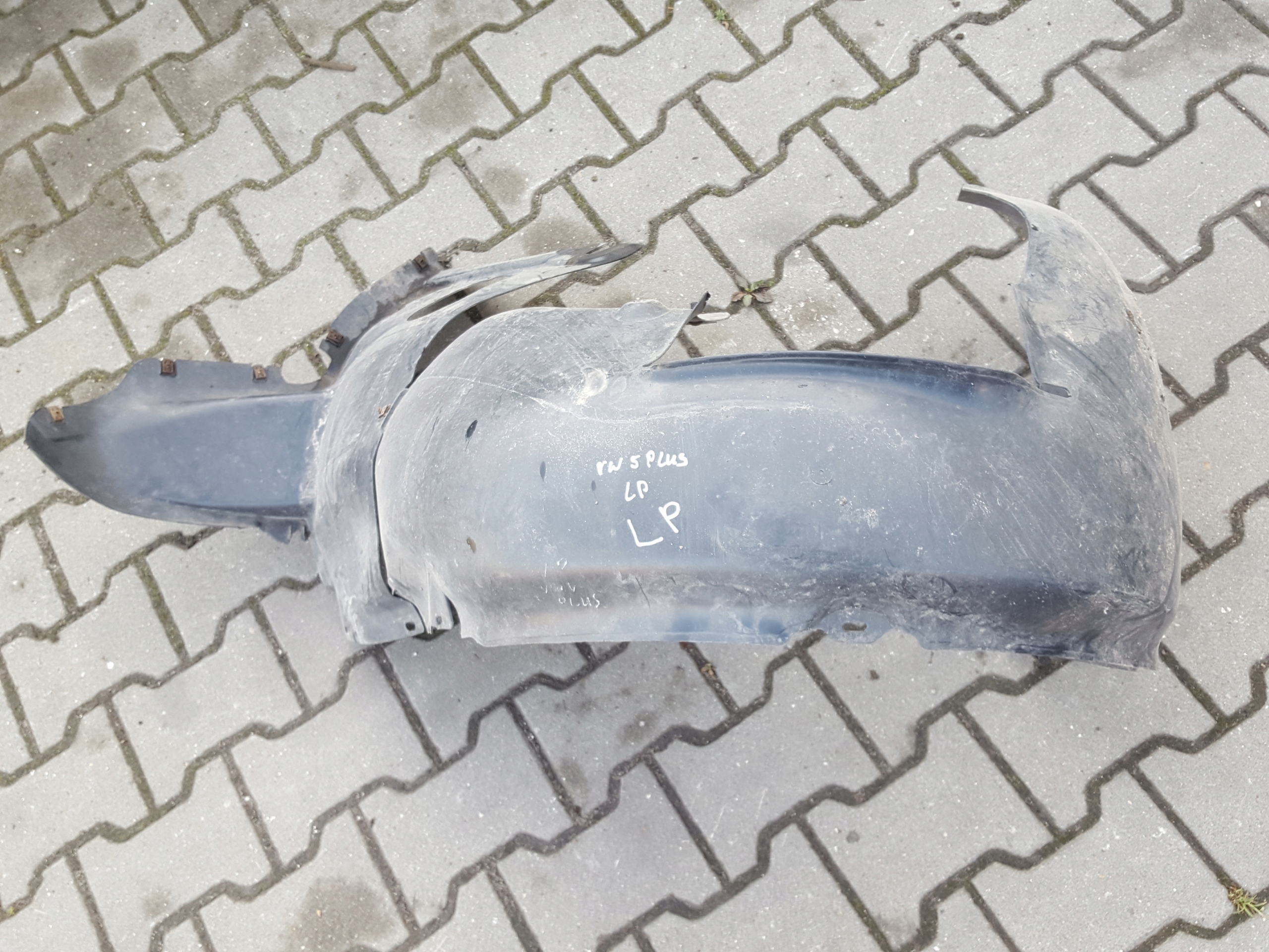 vw Golf 5 V PLUS 05-08r подкрылки левый перед