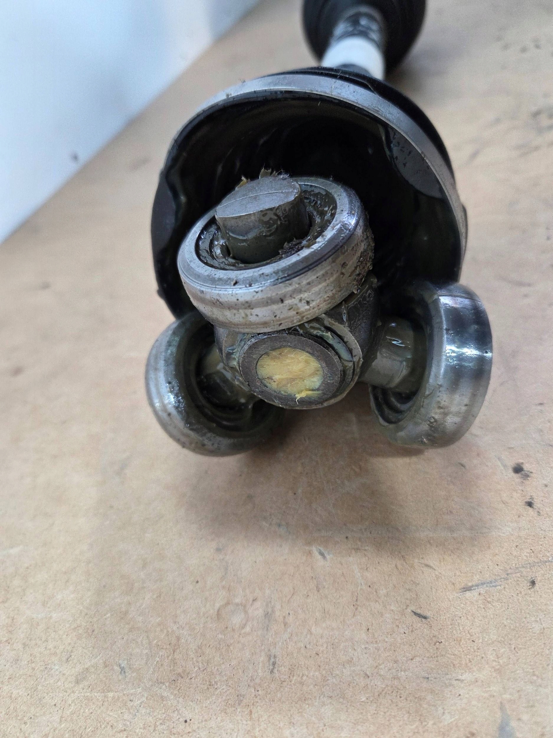 Alfa Romeo Tonale 1,3 GSE T4 semi-axis front right (P862)