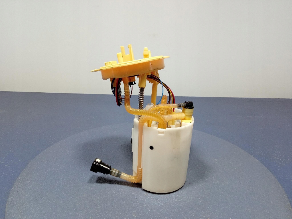 VW PASSAT B8 2.0 TDI POMPA PALIWA 3Q0919050D