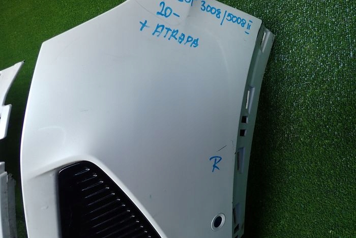 PEUGEOT 3008 II LIFT 20- front bumper front