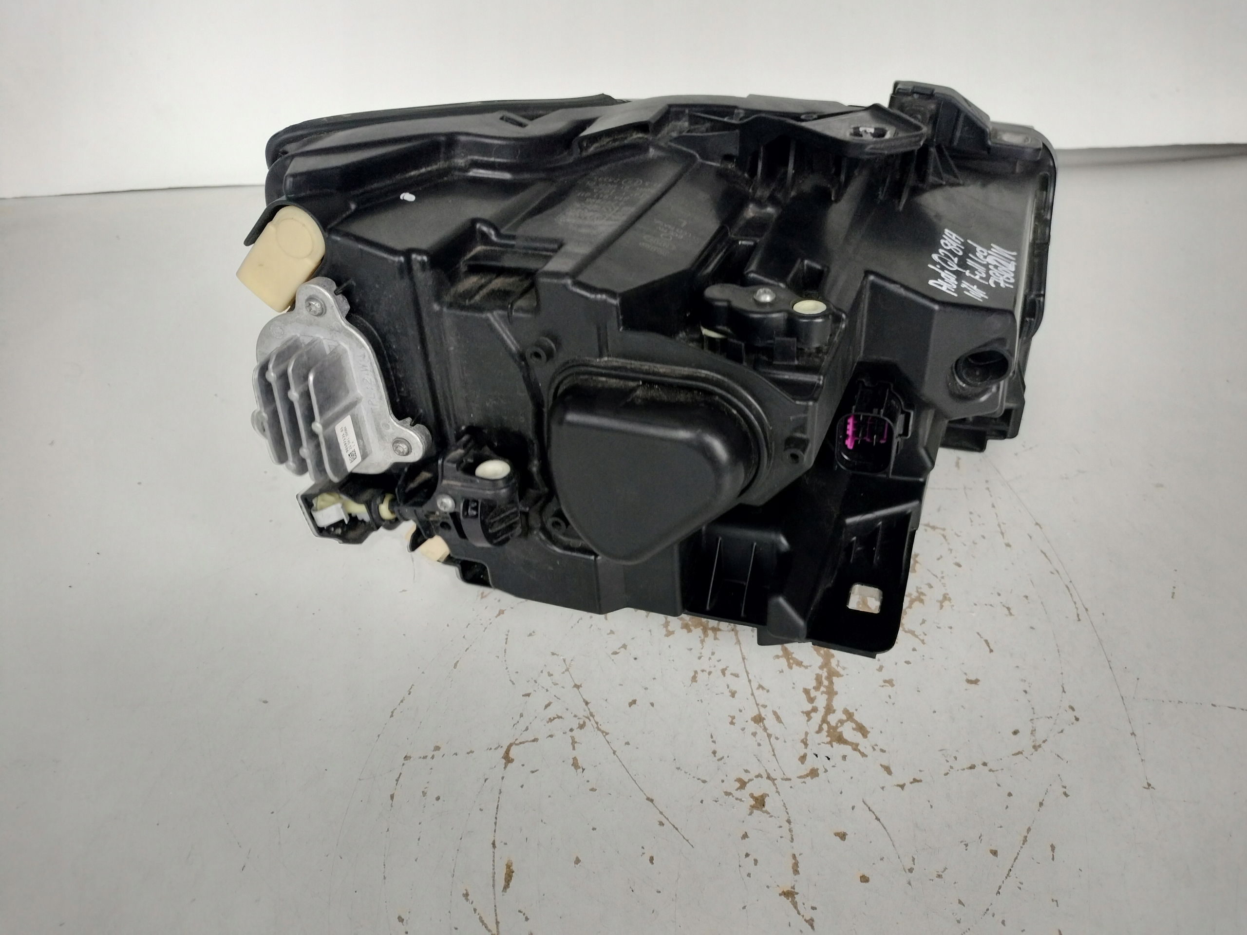 LICHT LINKS REFLEKTOR AUDI Q2 81A LIFT FULL LED