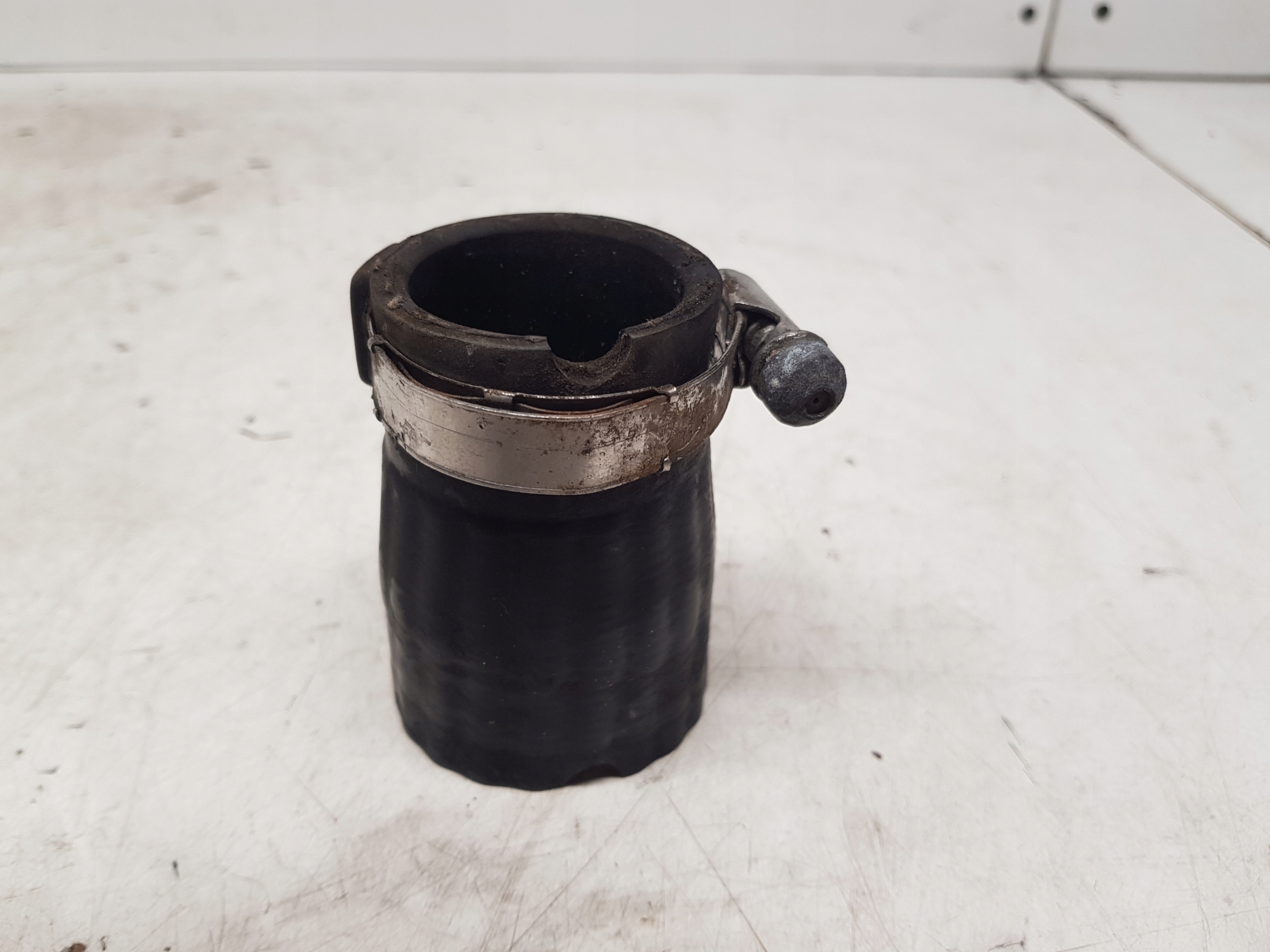 HYUNDAI I40 1,7CRDI pipe intercooler hose TURBO 28250-2A610