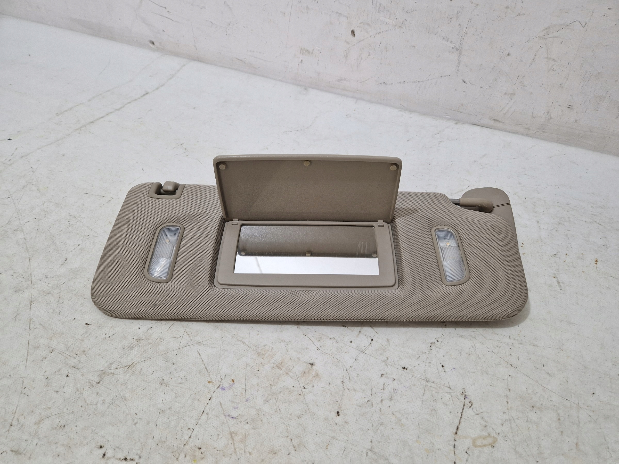 CADILLAC ESCALADE IV 2014 - right visor PRZECIWSONECZNY