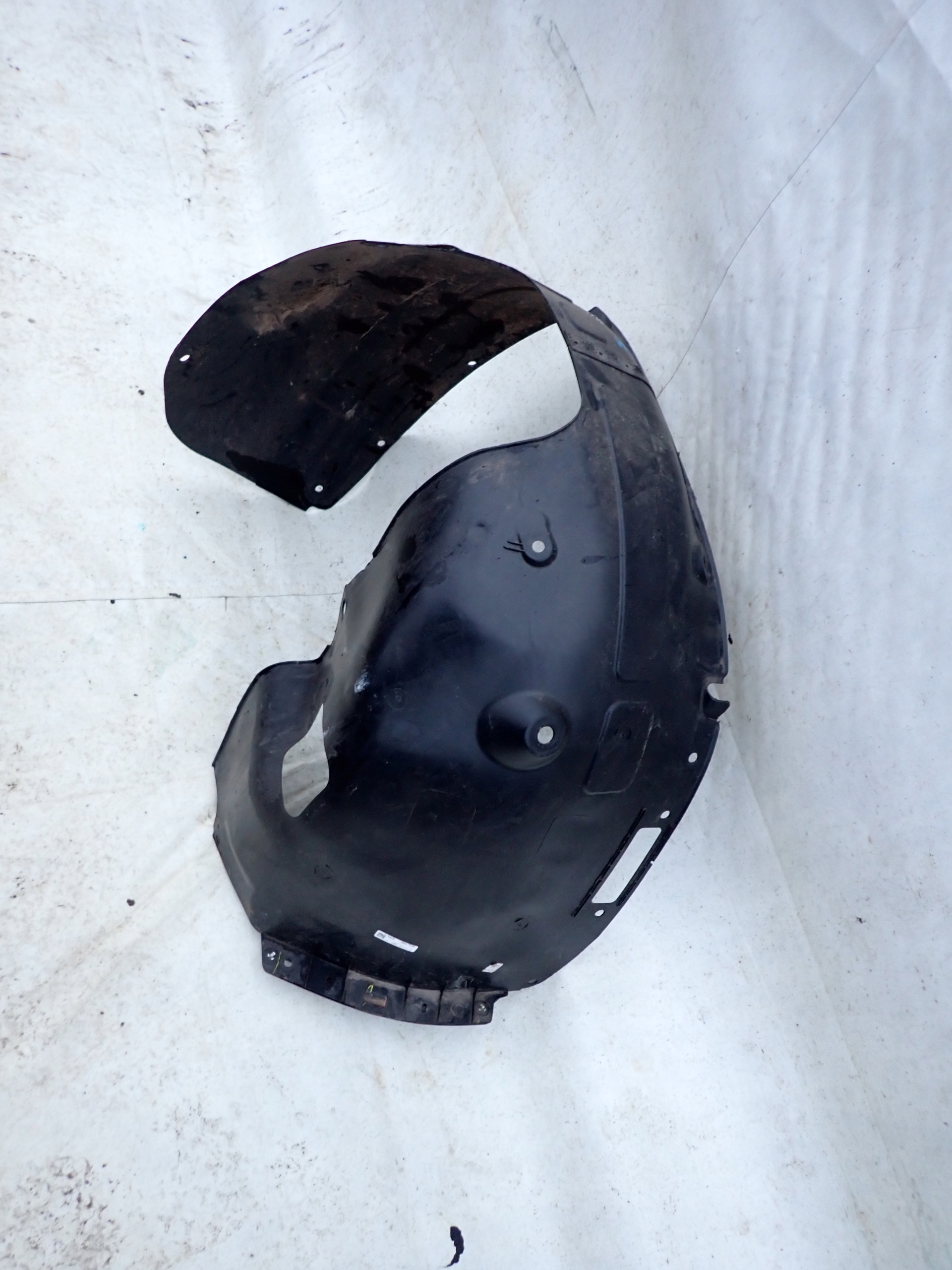 HYUNDAI TUCSON IV 20- mudguard left front front