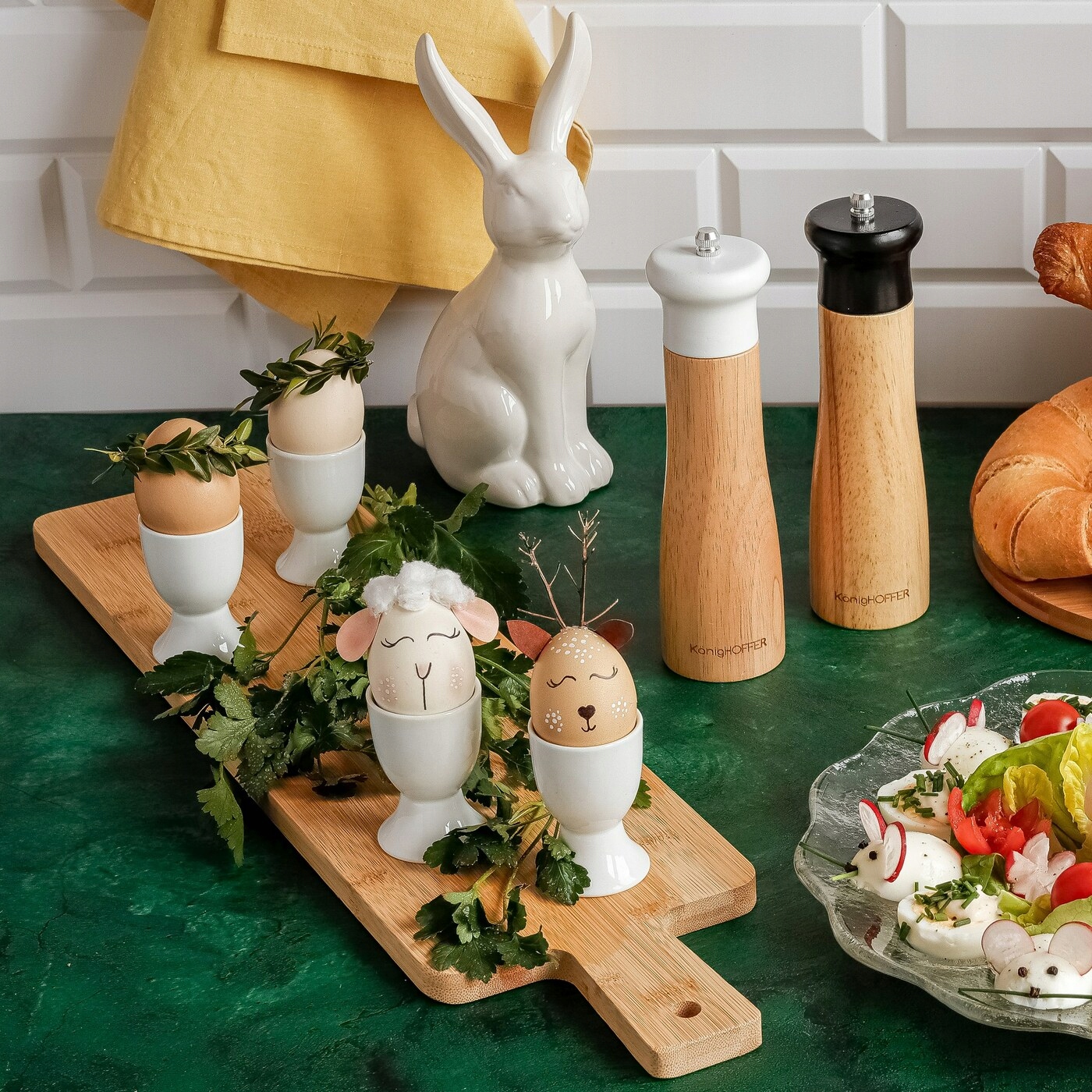 Biała PODSTAWKA NA JAJKO kieliszek CERAMIKA stojak Marka Tadar