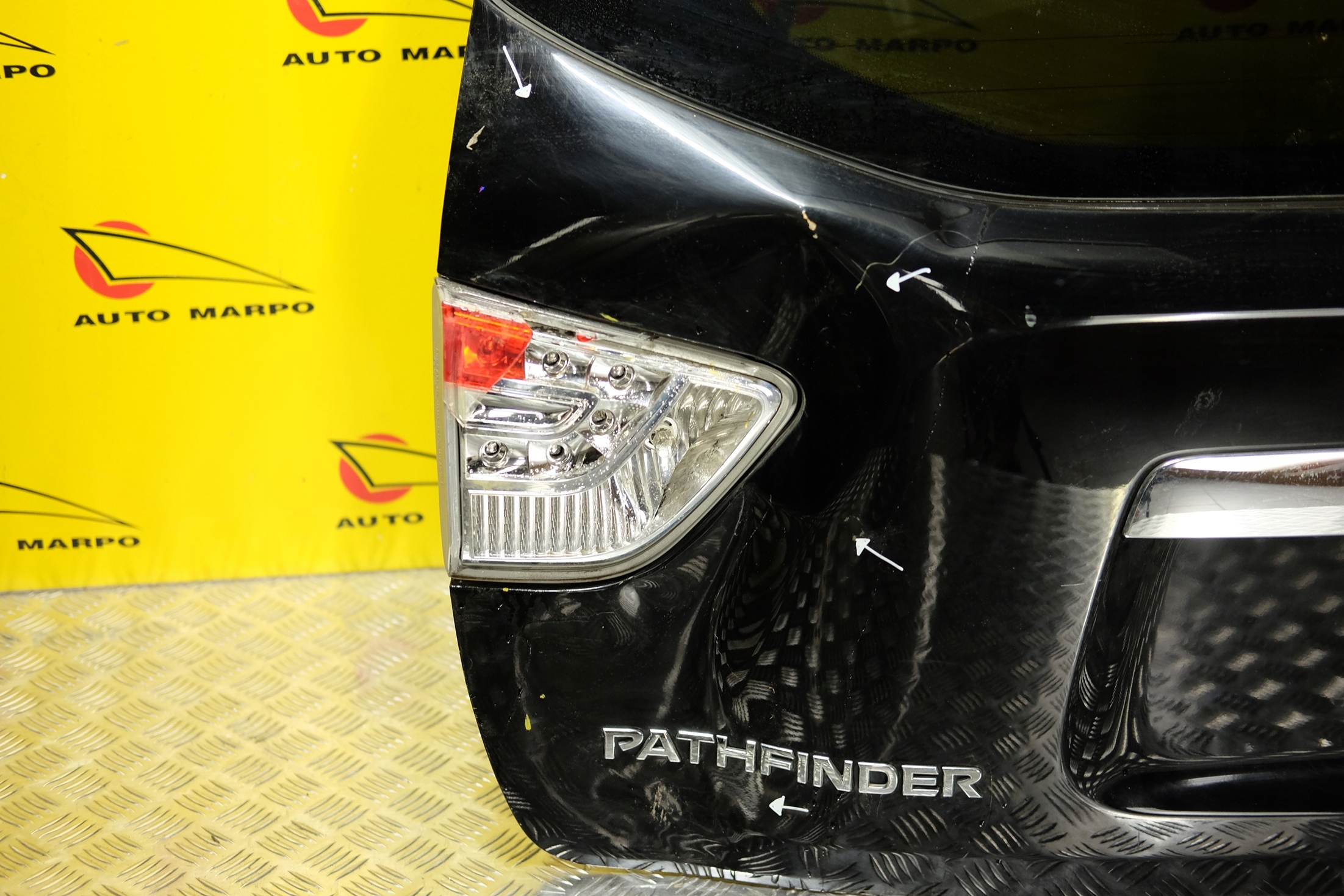 NISSAN PATHFINDER R52 2013- KLAPA TYŁ SZYBA Waga produktu z opakowaniem jednostkowym 25 kg