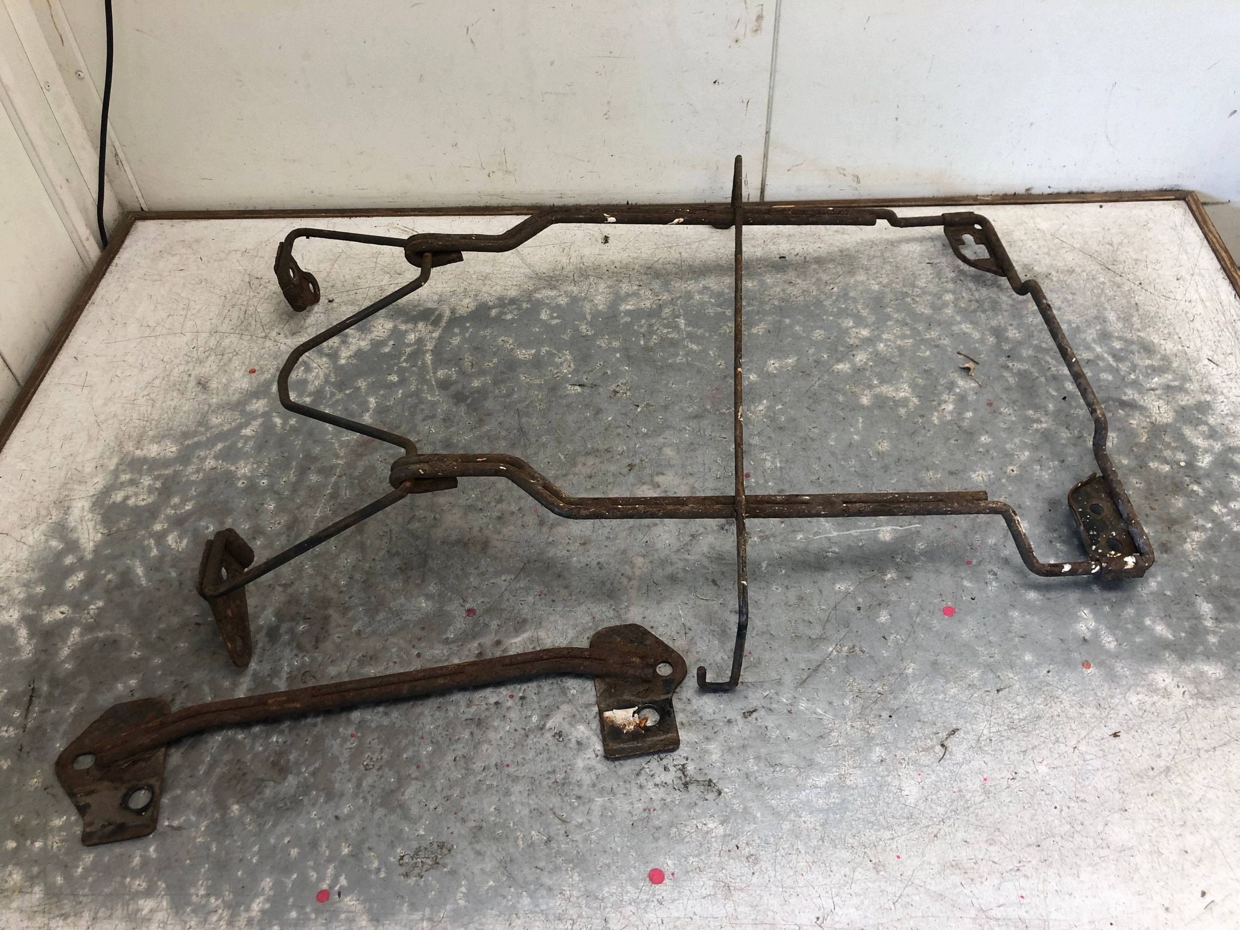 Console Support plaque Roues de la roue de secours RENAULT TRAFIC III