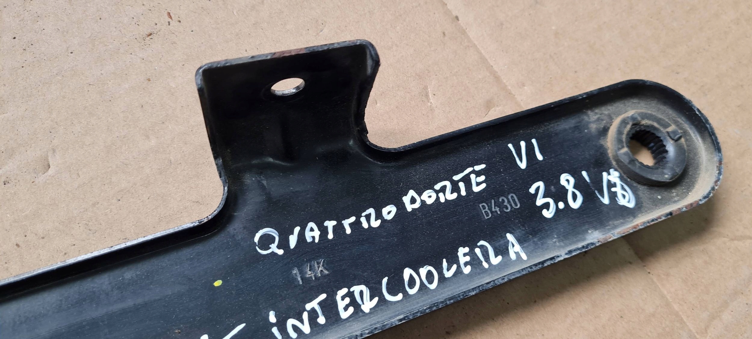 Maserati Quattroporte VI Poignée Support plaque Radiateur Intercooler 3.8 V8