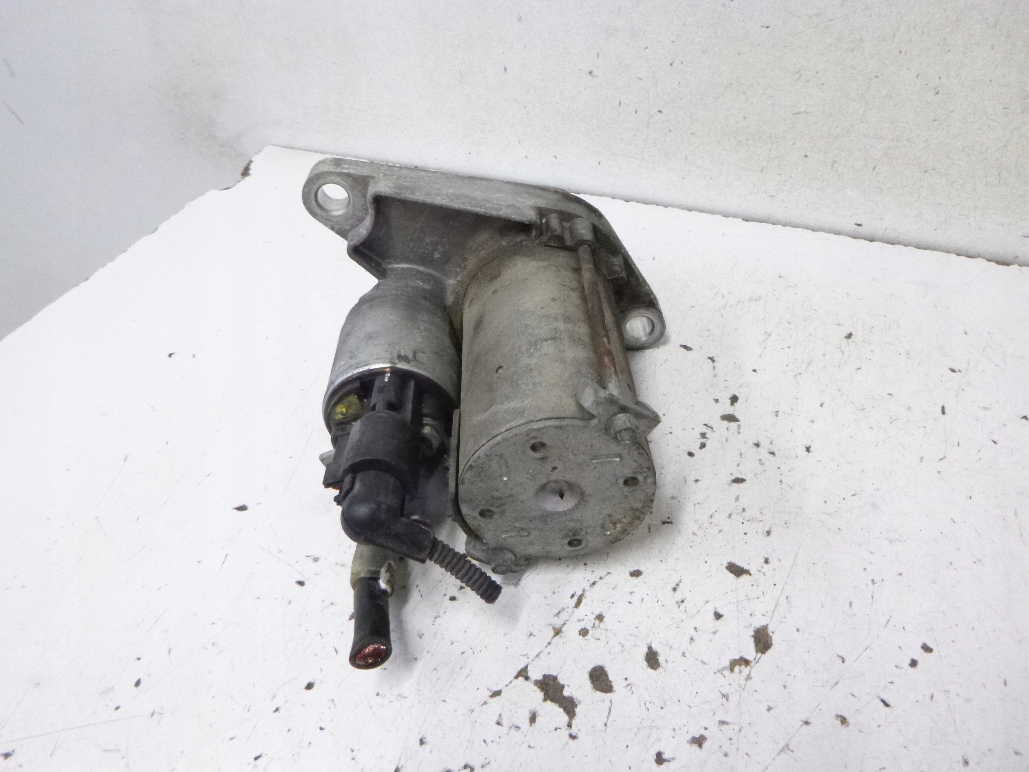 startér Volkswagen Golf V 1.4 BUD 02T911023S