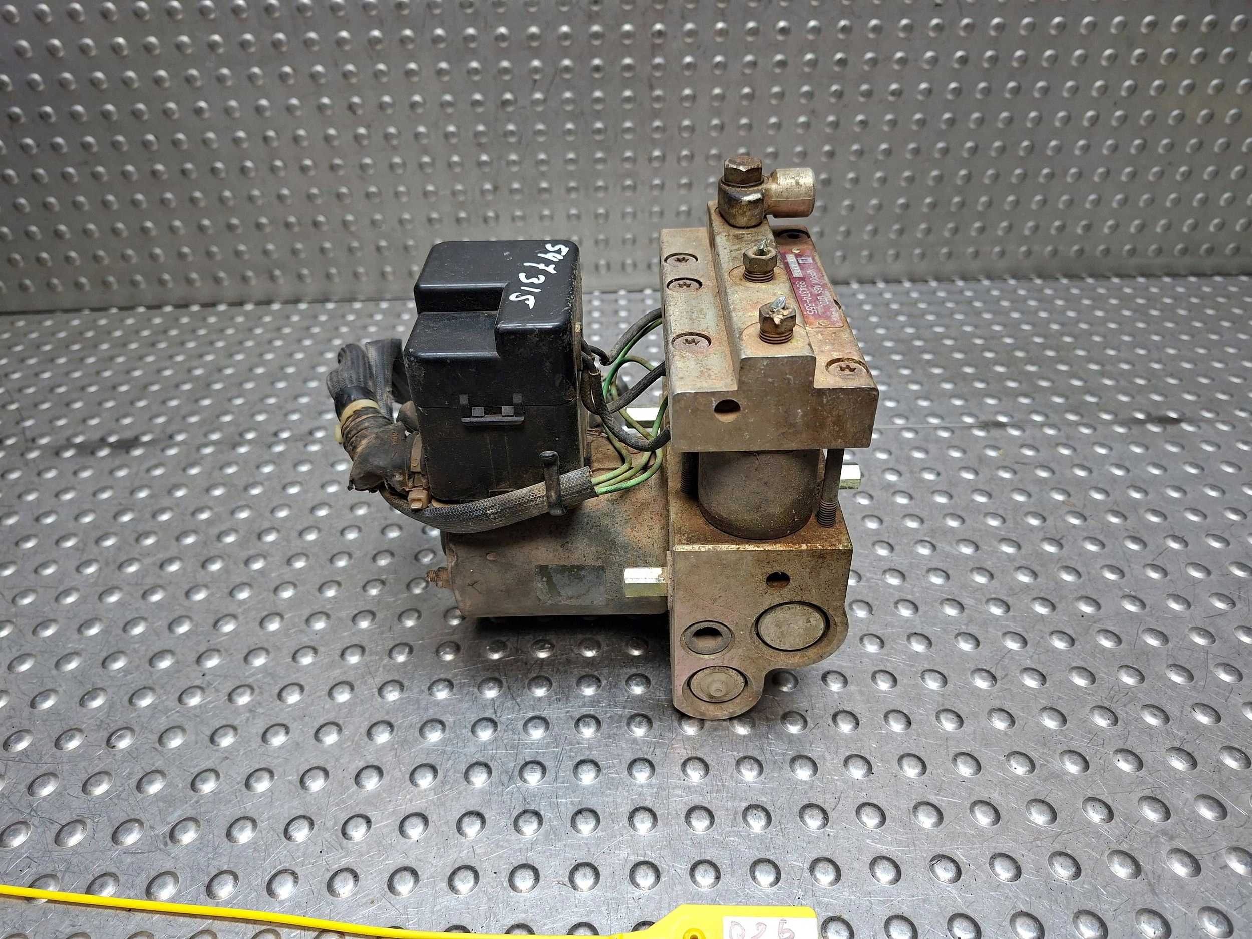 pump control unit ABS ISUZU TROOPER OPEL MONTEREY 92- 894374-855