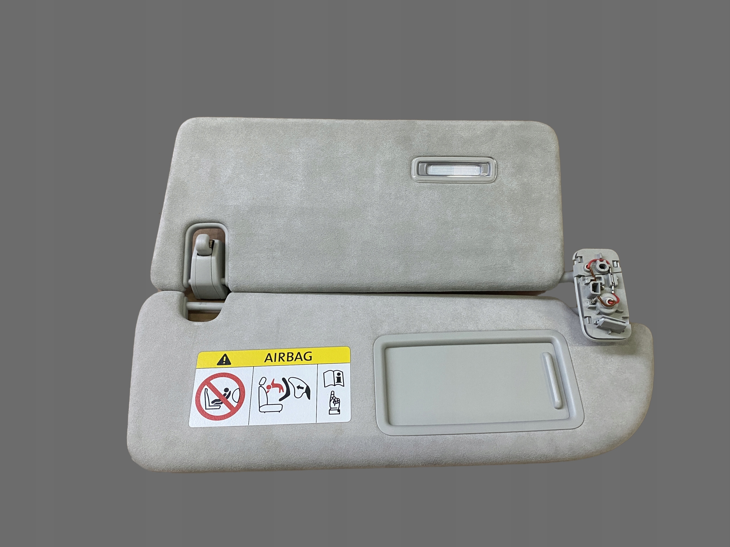 AUDI Q7 4M OSLONA PRZECIWSLONECZNA PRAWA ALCANTARA