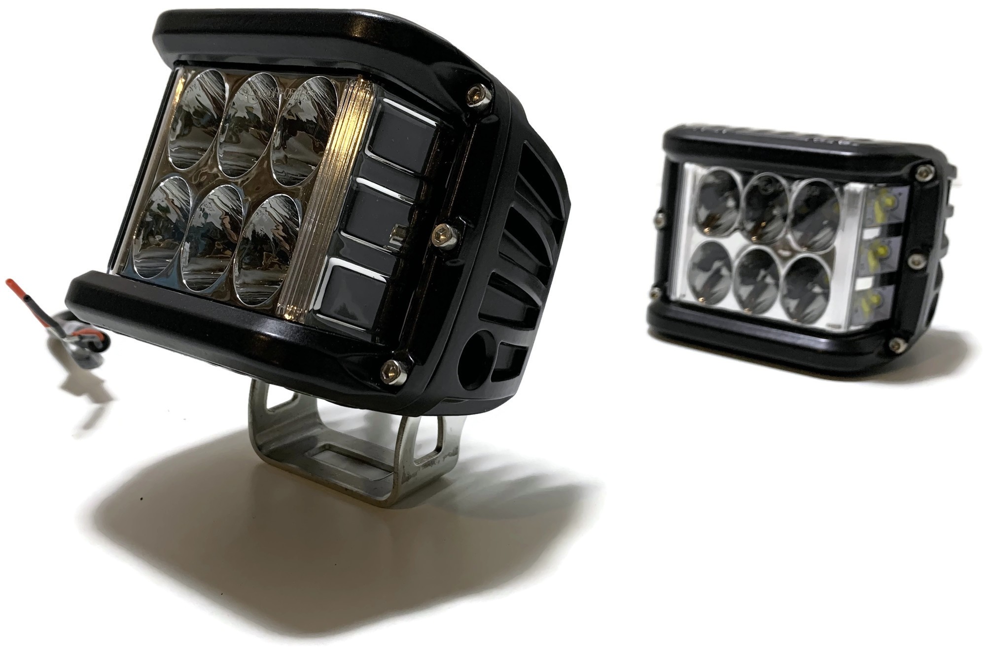 LAMPA ROBOCZA LED 2X CUBE CREE DOSWIETLENIE ZESTAW Luminous Flux 4400 lm