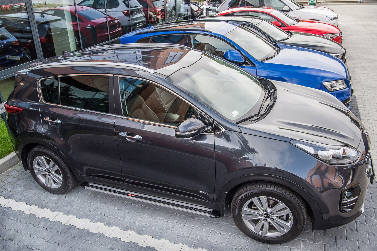 KIA SPORTAGE IV 16- STOPNIE BOCZNE LISTWY PROGOWE Producent inny