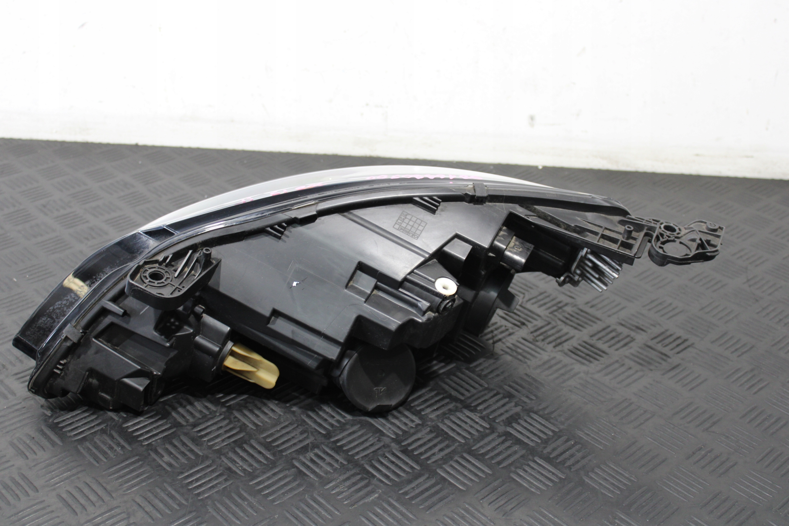 light right front PEUGEOT 308 T9 LIFT SW 9816990580