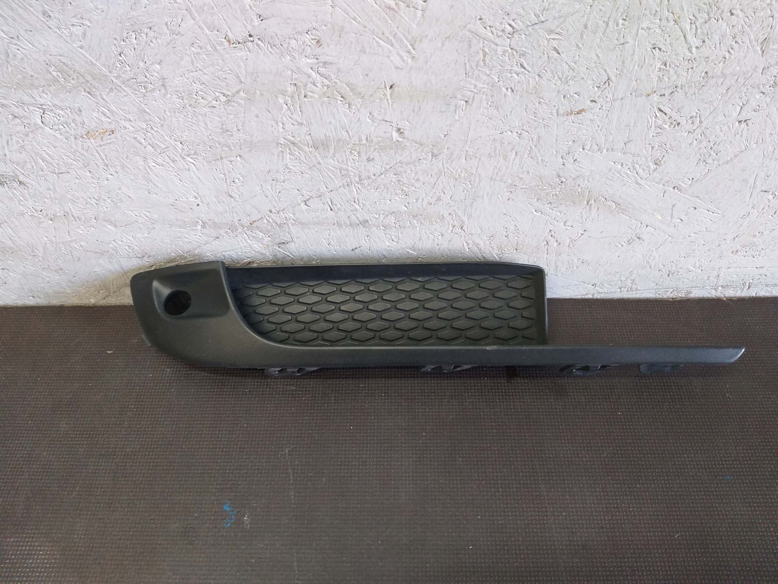bumper front right grid PORSCHE MACAN LIFT