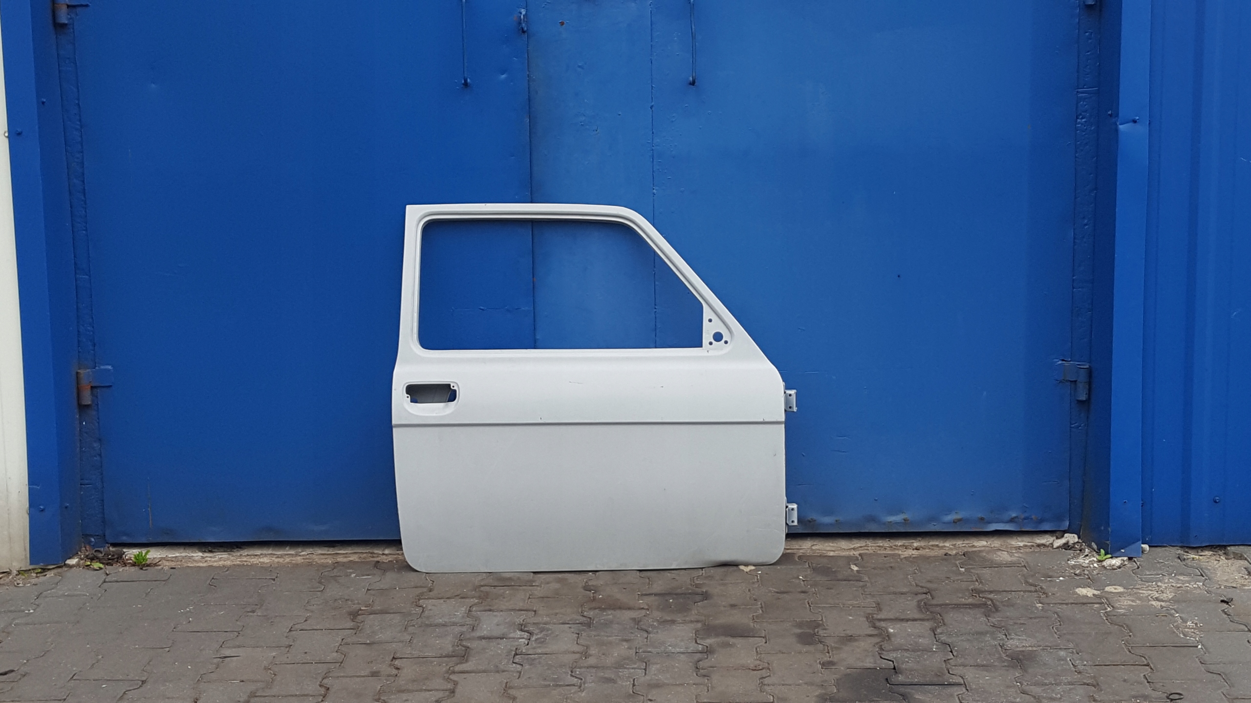 DRZWI PRAWE FIAT 126P MALUCH EL ELEGANT NOWE ORYGINALNE OE WYSOKA JAKOŚĆ Numer katalogowy części FIAT 126P ELEGANT DRZWI PRAWE