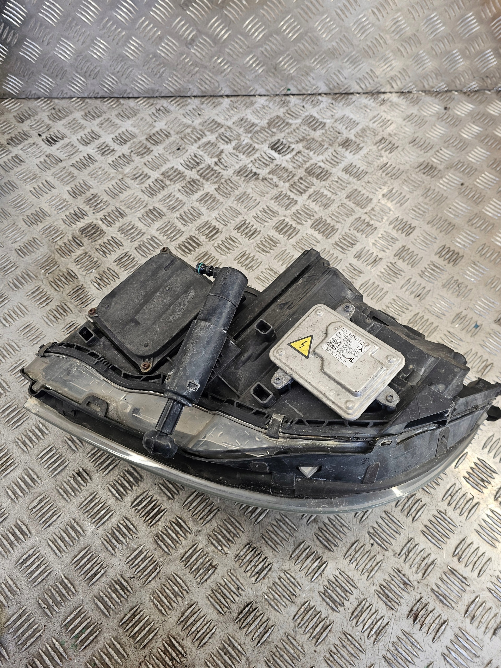 Reflektor Mercedes-Benz C AMG W204 A2048204639
